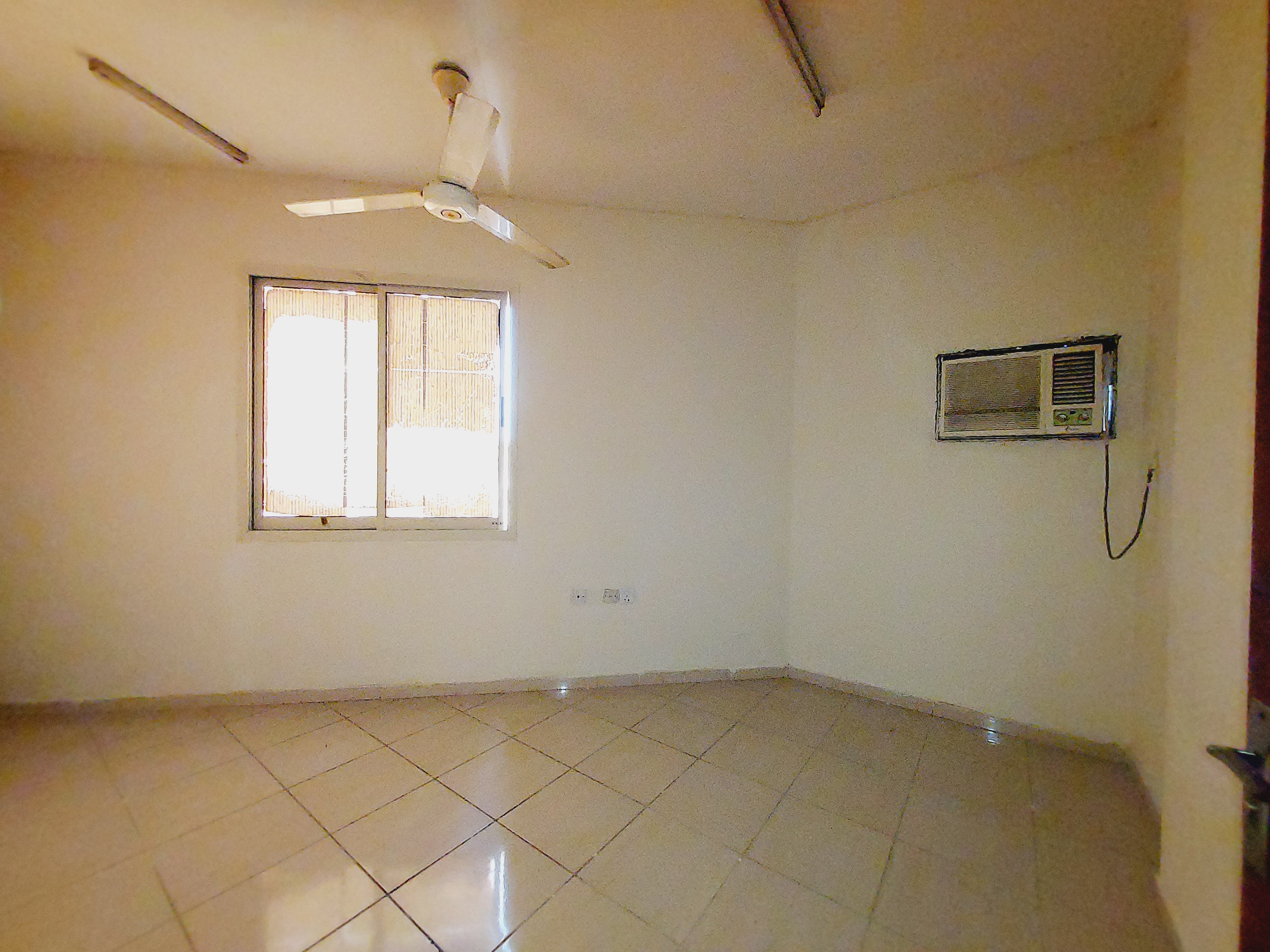 Luxury 1BHK apartment available close to tumba hospital muwaileh sharjah