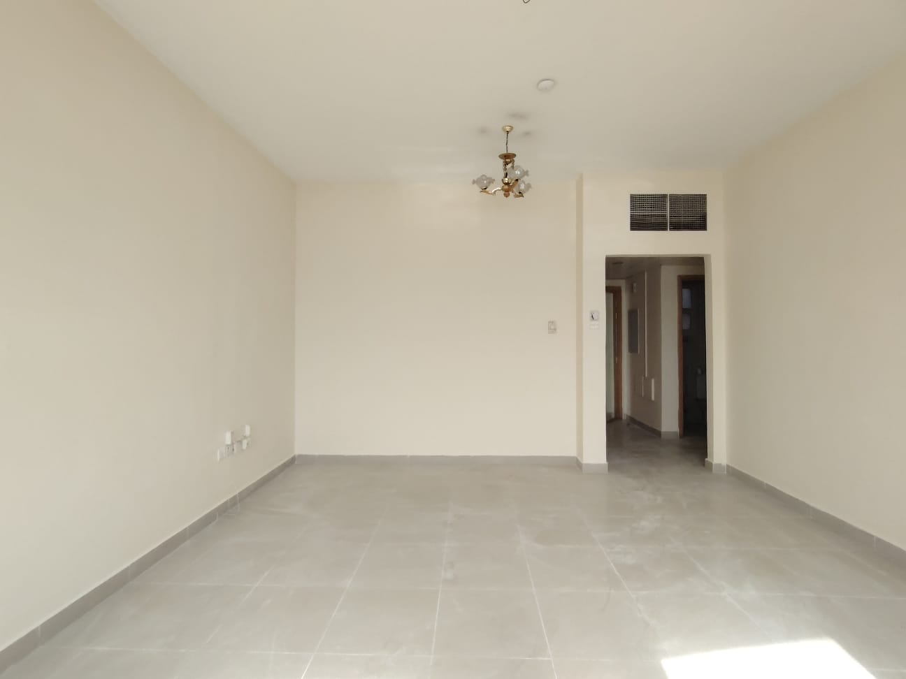 Amazing to bhk apartment in malaya road. All the movie LA Sharjah, only at 35000.