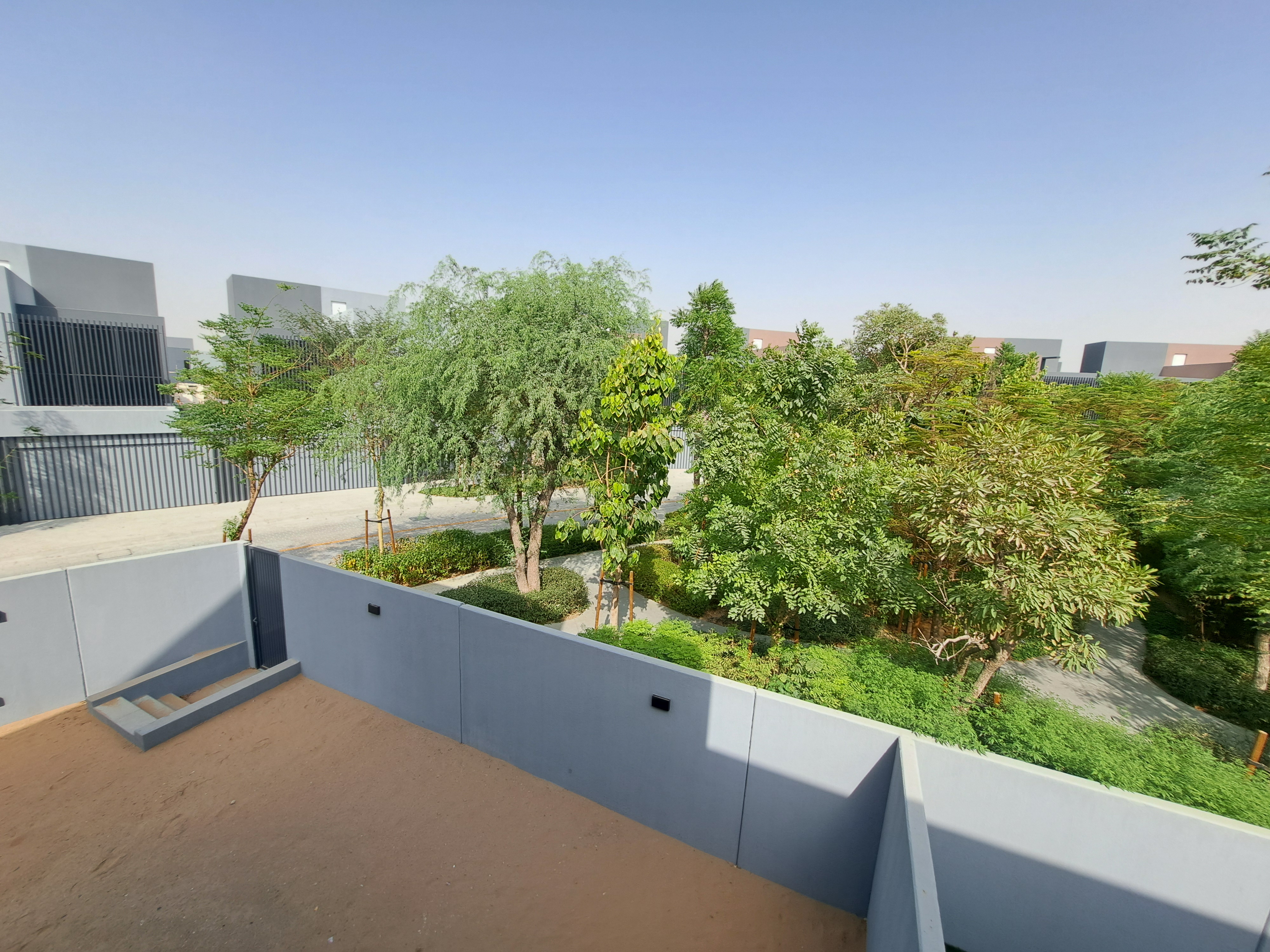 BRAND NEW 3BHK CORNER UNIT FOR RENT JUST IN 140k