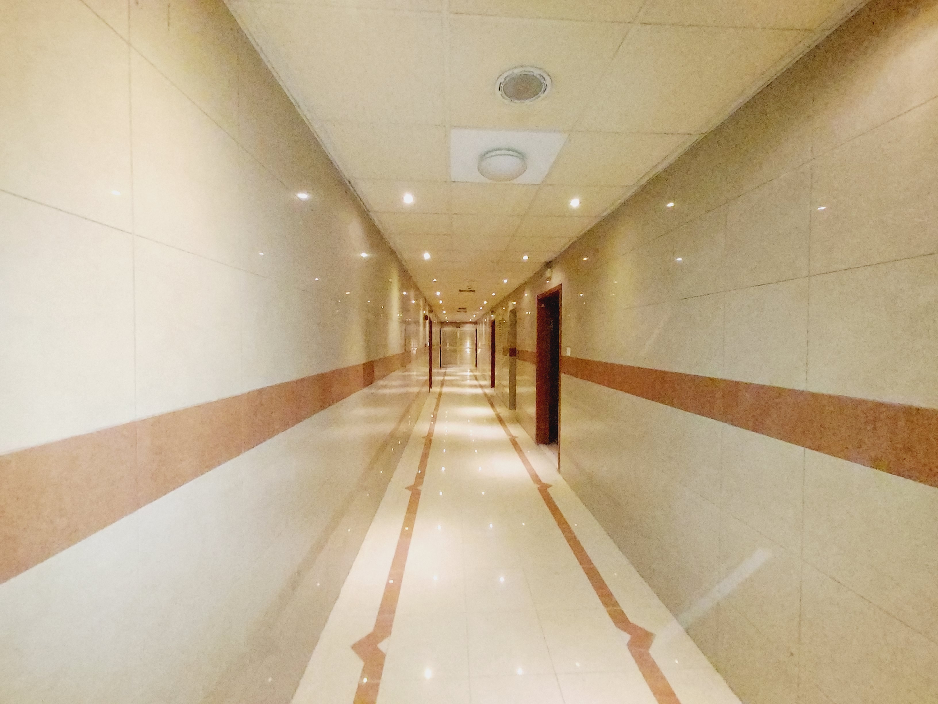 Levish staff apartment with balcony need and clean close to rood bulding close to tea park muwaileh sharjah