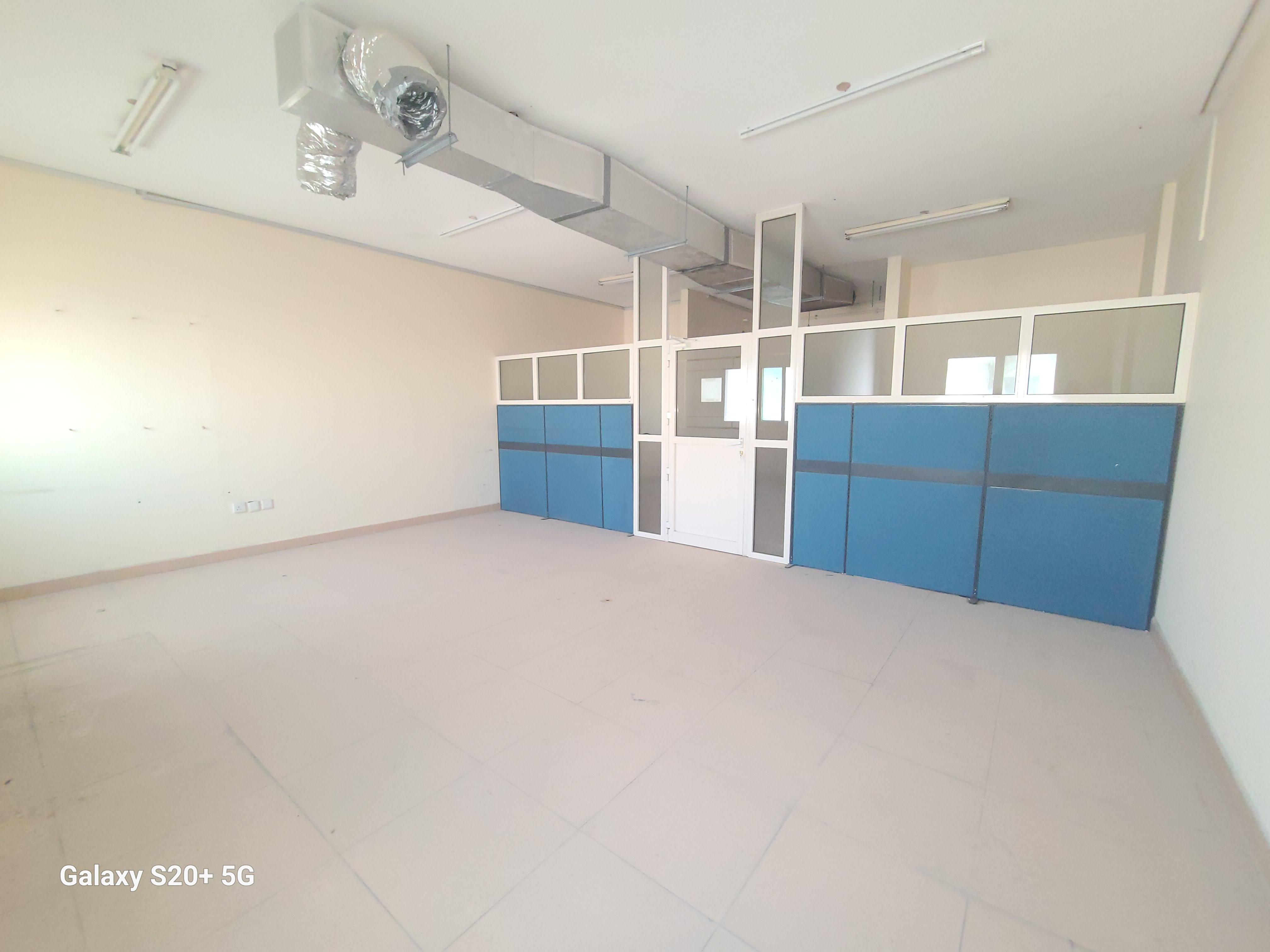 Good size office for rent// industrial area 17 sharjah