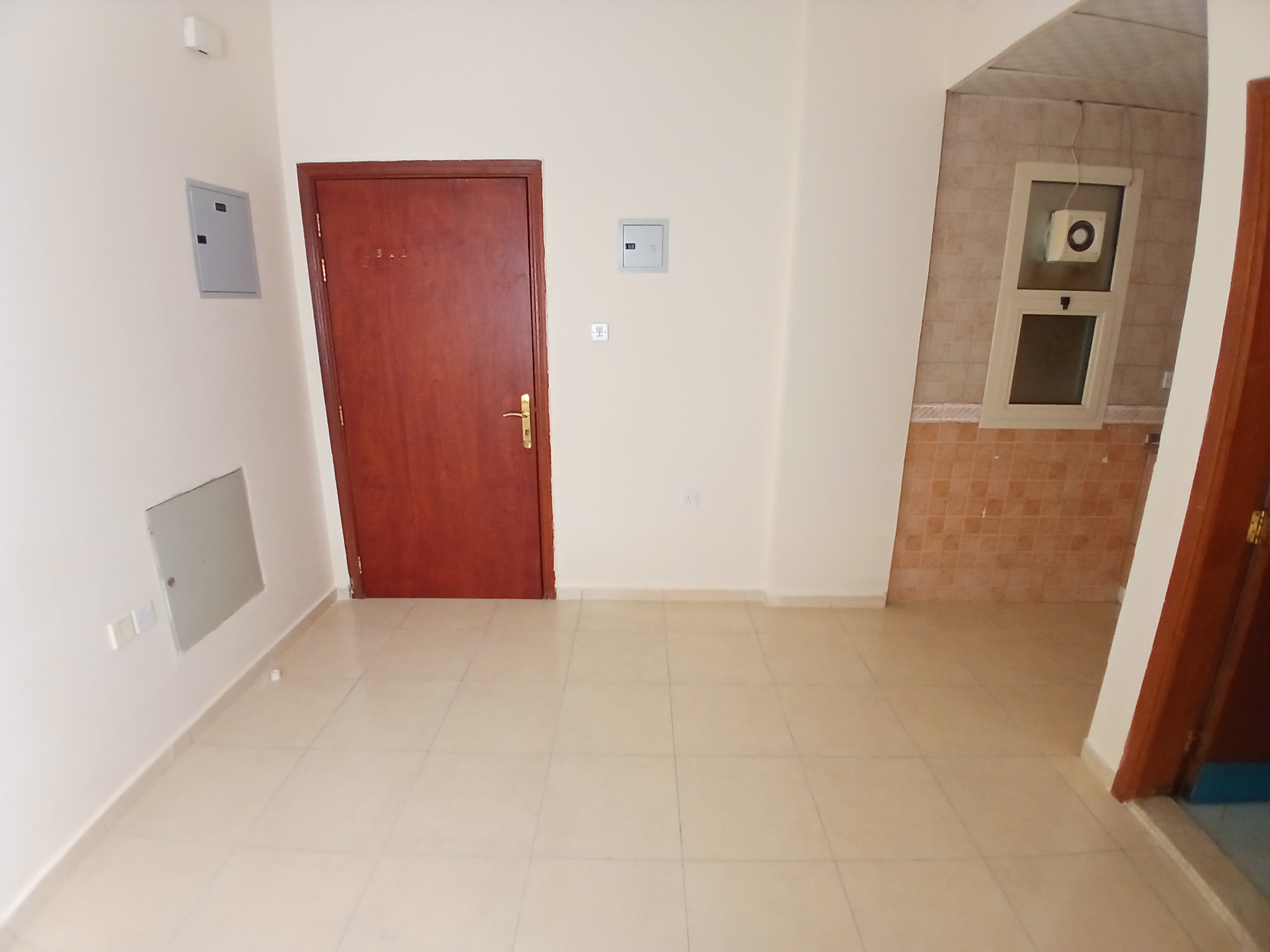 Lavish studio full family Building Near to samma al khar restaurant