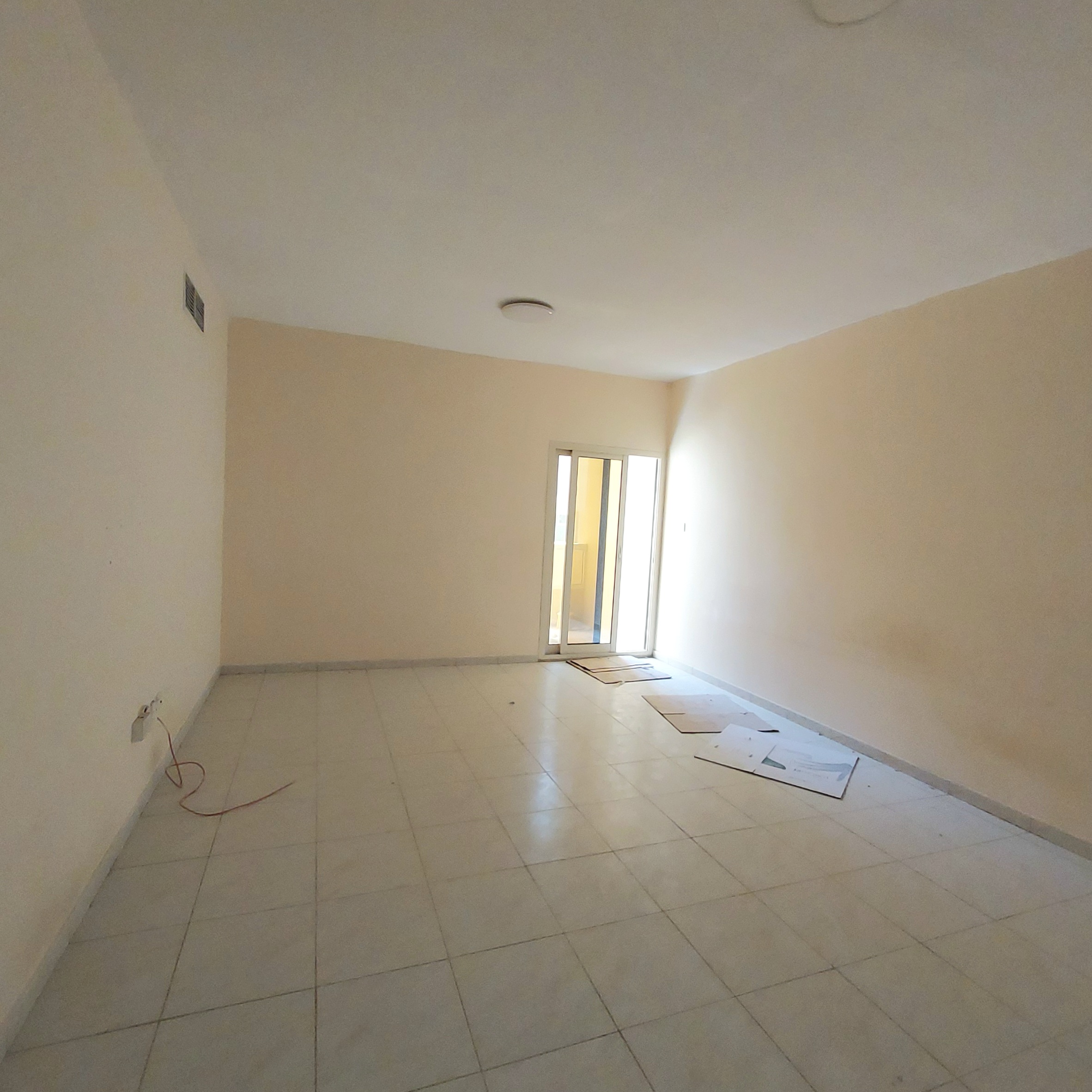 Lavish to bhk apartment 2 balcony tree. Wash room close to Galaxy market moila charger.