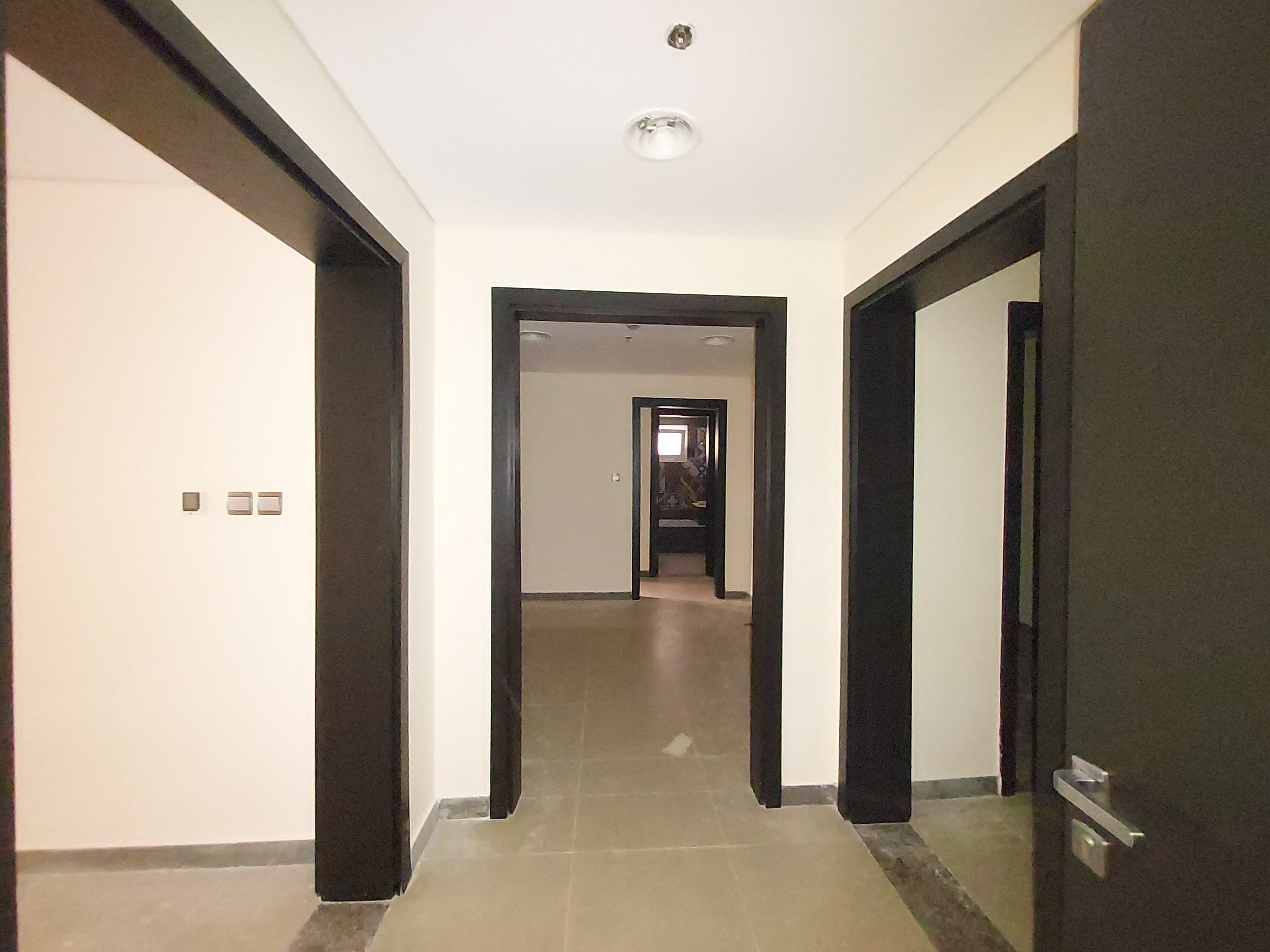 Amazing 3bhk apartment close to mola blah blah 3 washrooms. Master room is at the Waldorf's cover park. In everything. Is incredibly unique only for 7