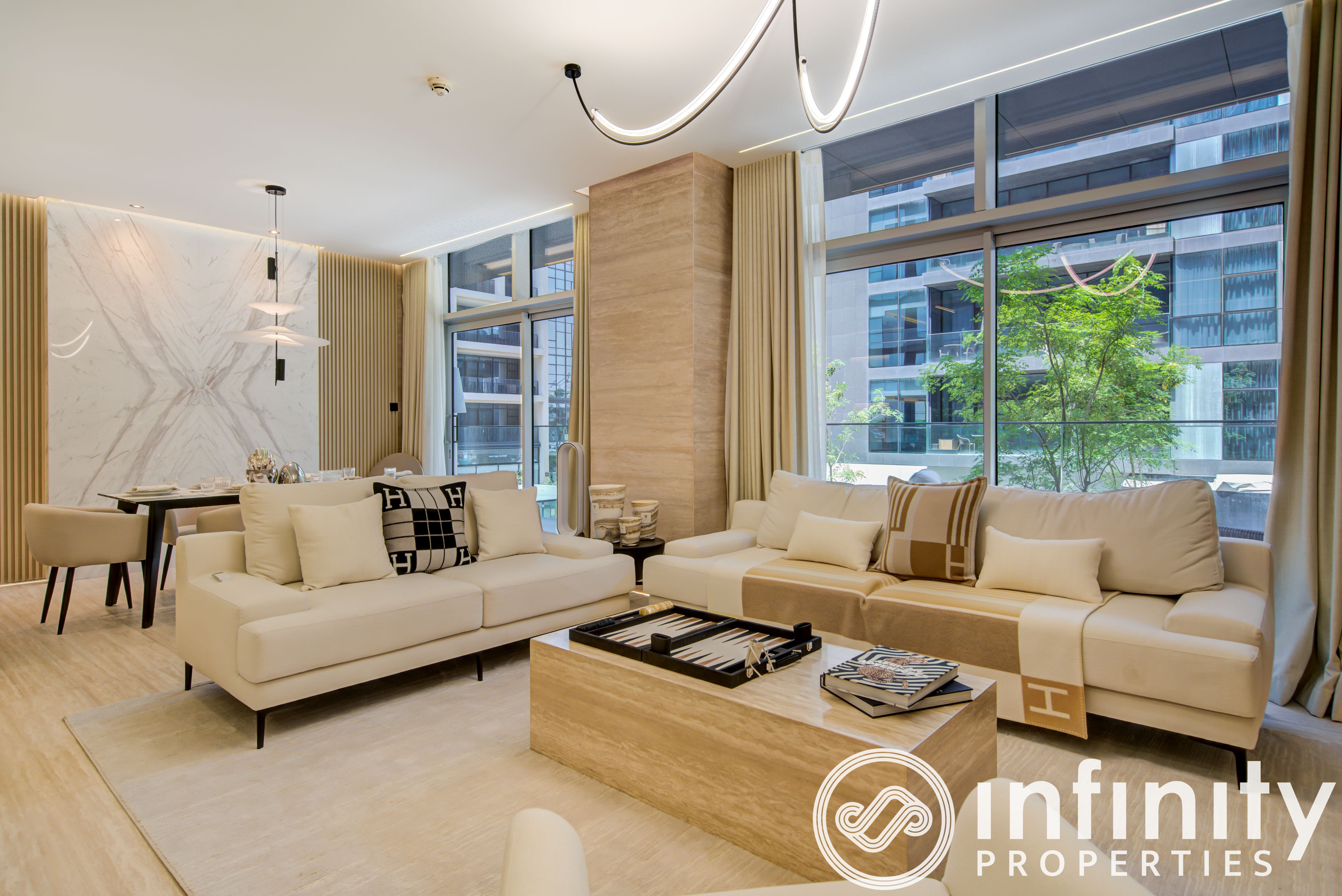 Beautiful Luxury and Modern Upgrade | Vacant on Transfer
