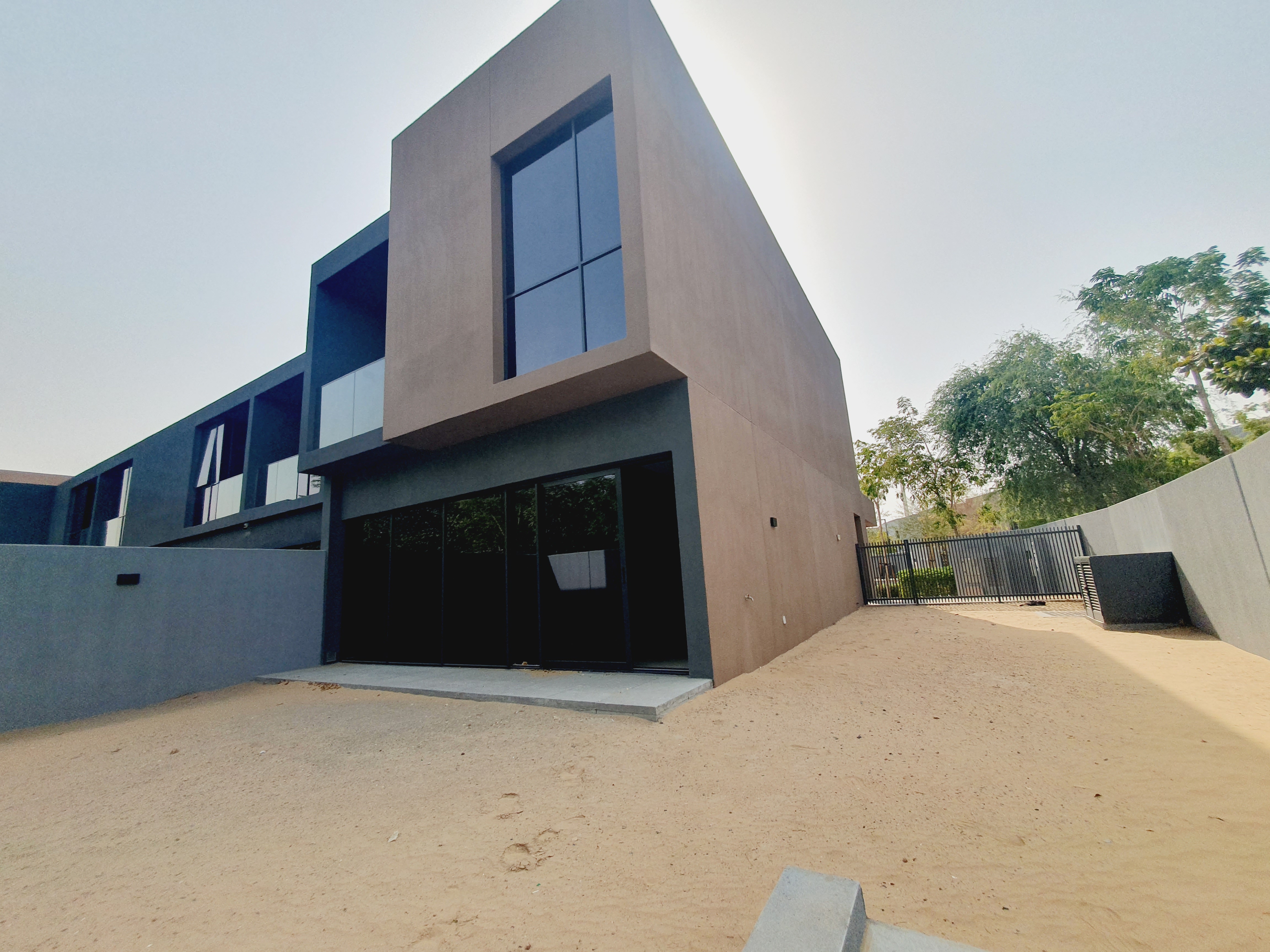 Brand New 3 badroom townhouse with maid room and and garden Price 140k