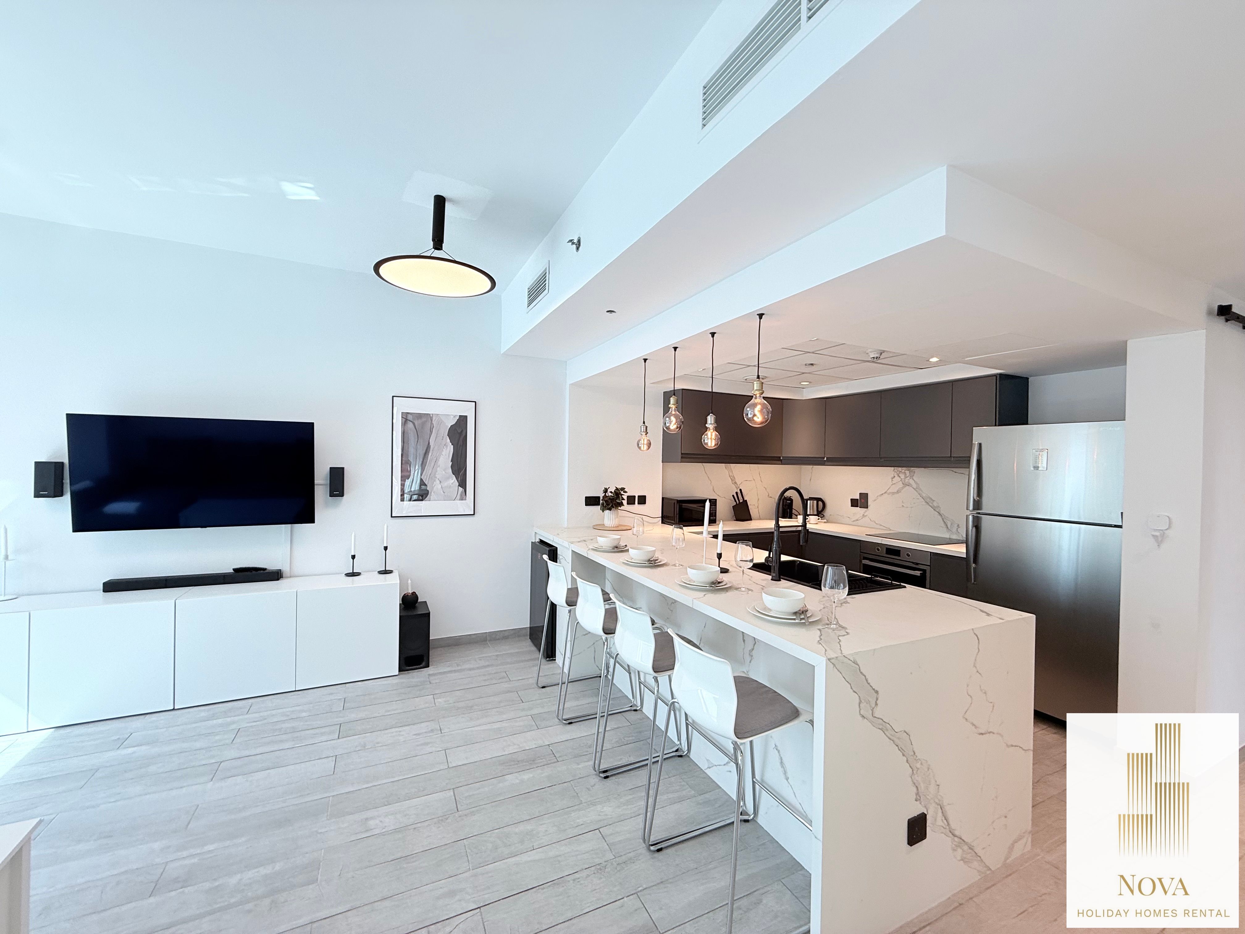 Bills Included! Serviced 1 BR + study bright modern