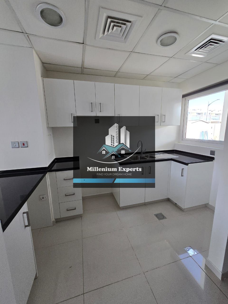 LUXURY SPACIOUS 3BEDROOMS- FOR RENT- READY TO MOVE