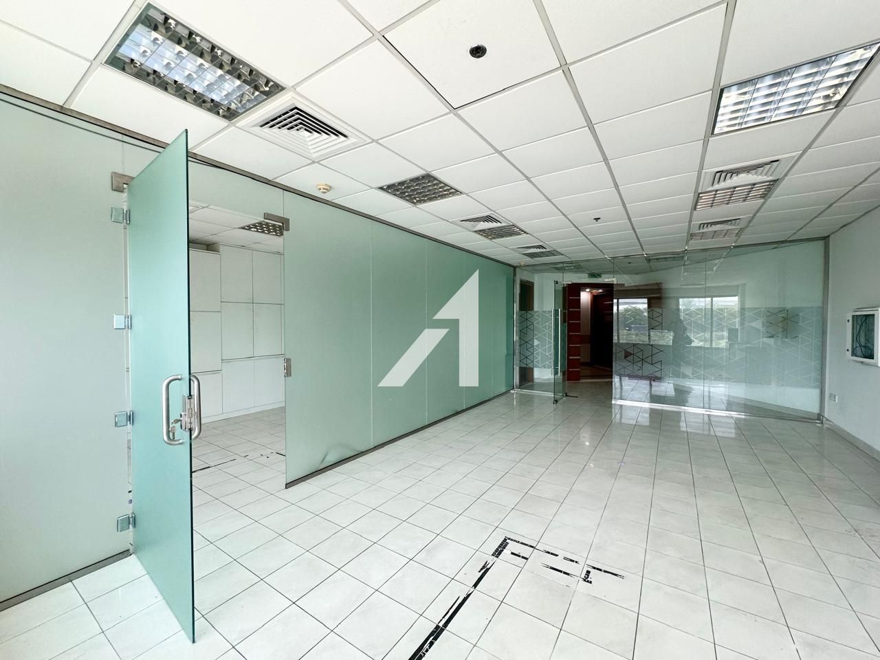 Facing SZR | Close to Metro | Ready Fitted Office