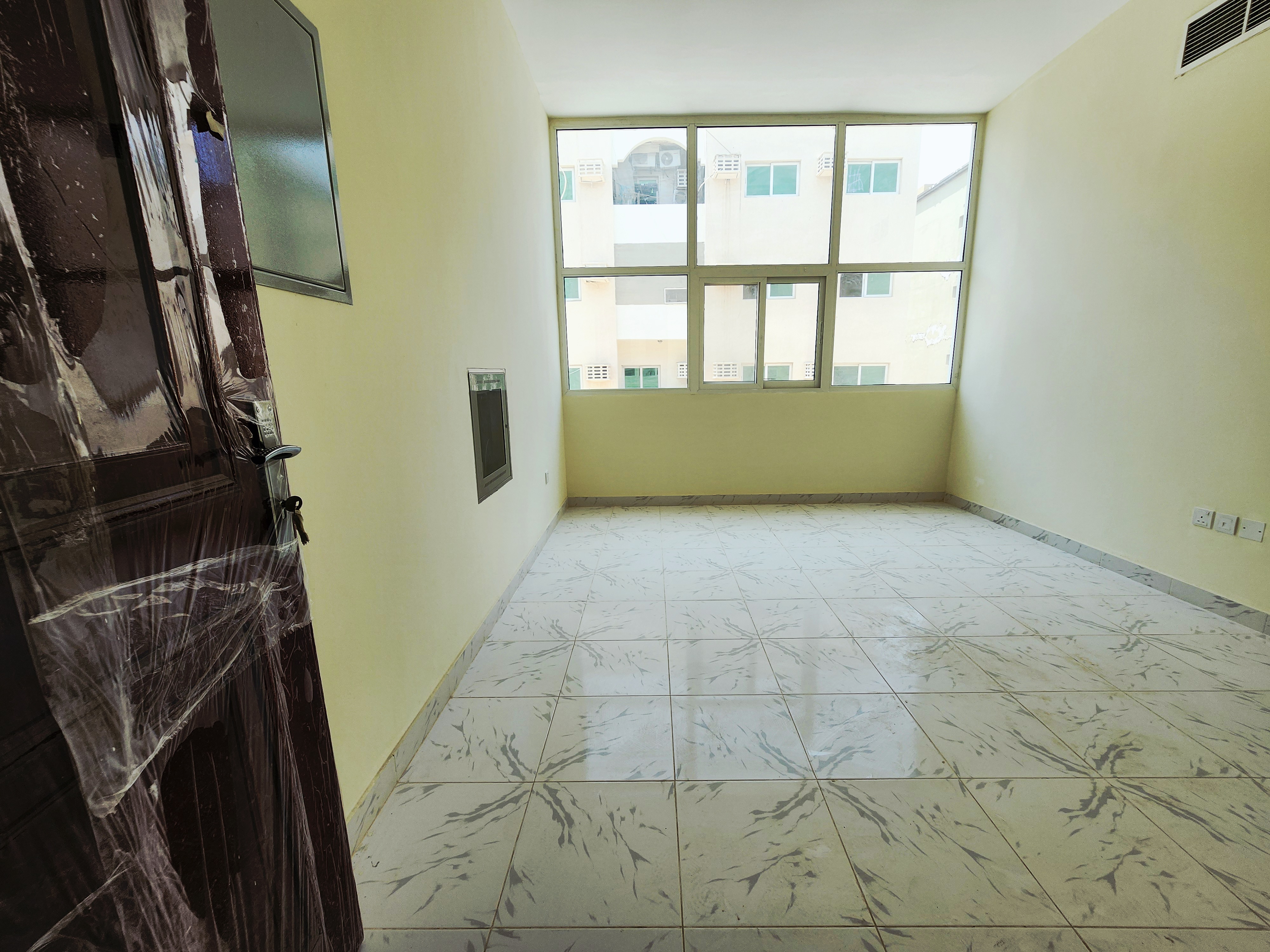 Brand new luxurious spacious latest interior prime location first shifting