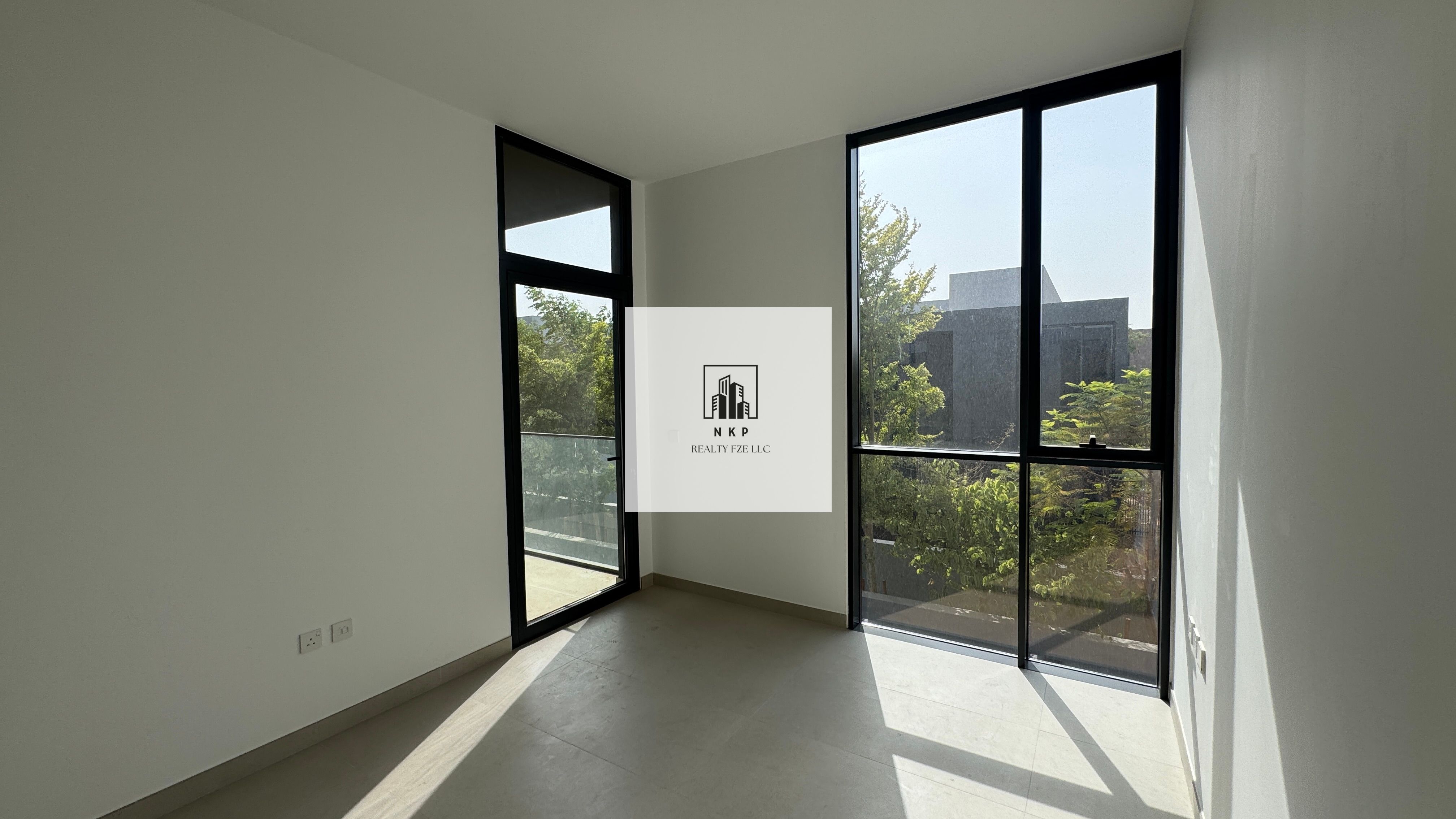 Spacious luxurious three bedroom townhouse in Masaar Robinia