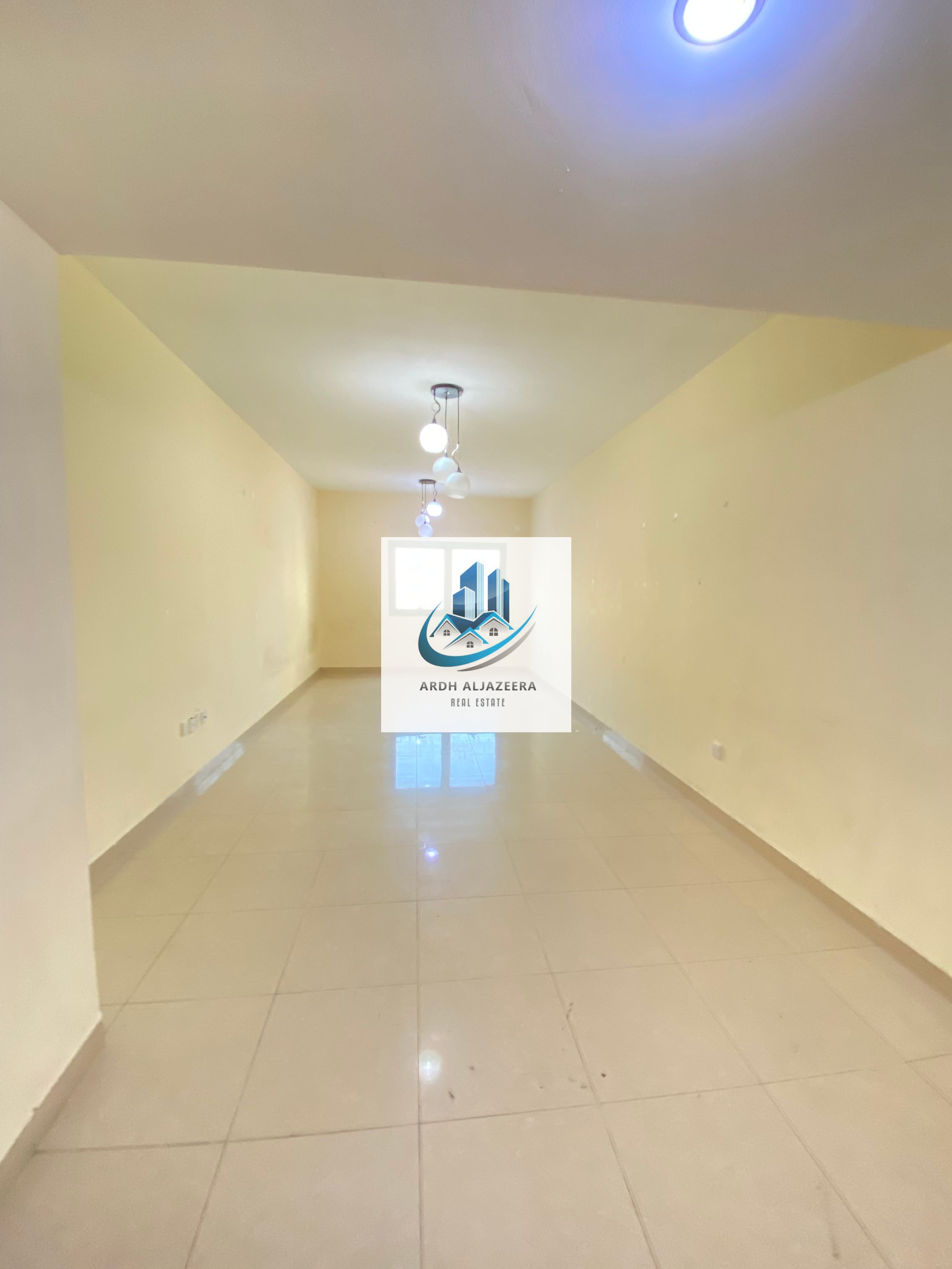 YEARLY BASIS 1BHK PARKING FREE HUGE SIZE CLOSE HALL 2 BATHROOMS 6CHQ PAYMENT AL NAHDA SHARJAH