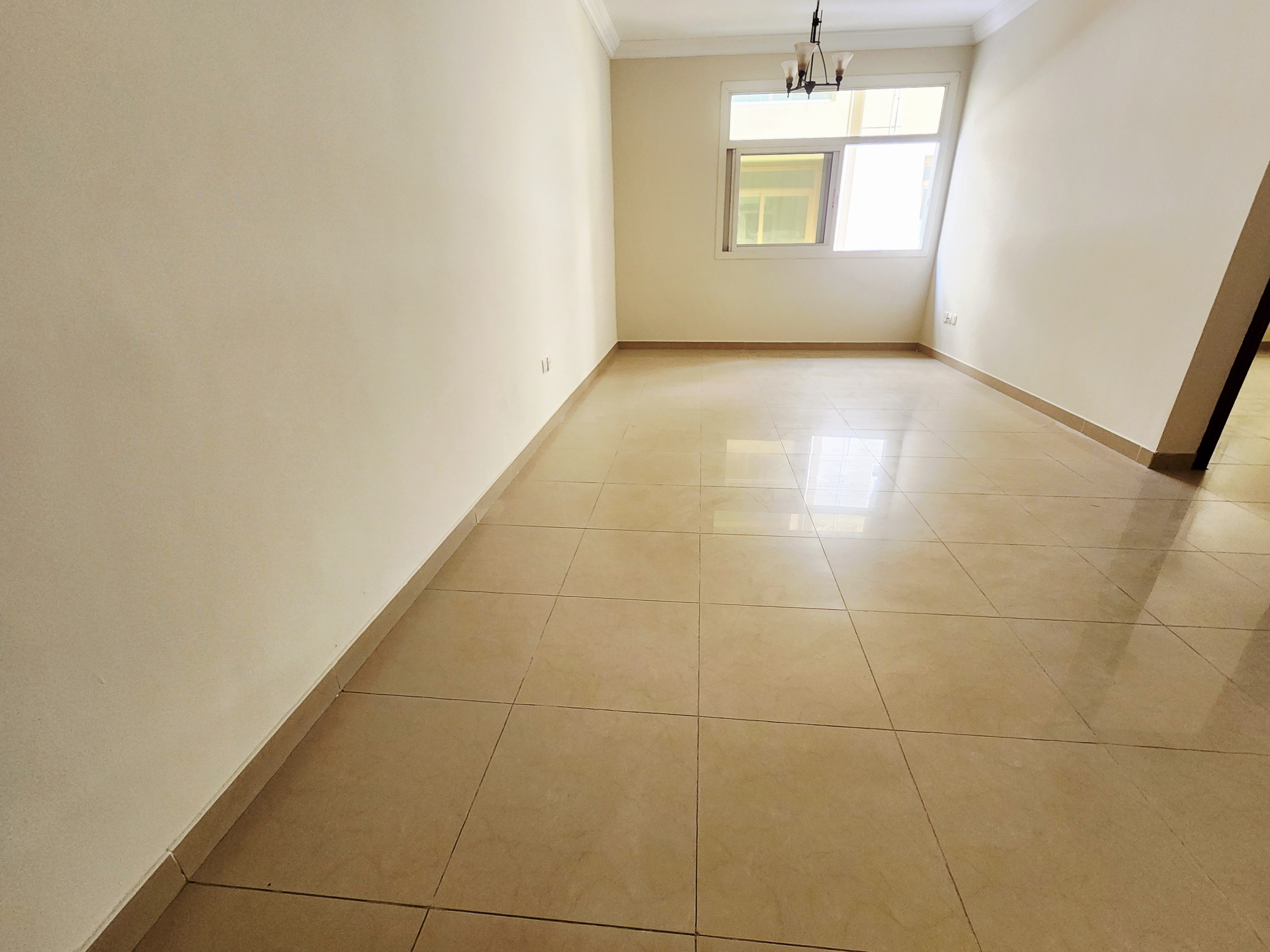 Spacious luxurious neat and clean building and apartment prime location closed to muwaileh family park