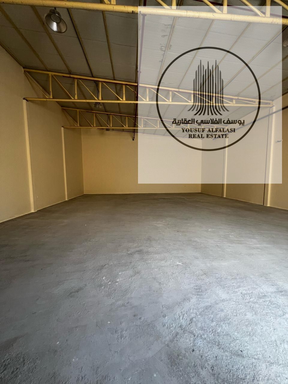 For rent in Umm Al Quwain a warehouse with an space of 2,500 square feet 23kilowatts of electricity price 91 thousand