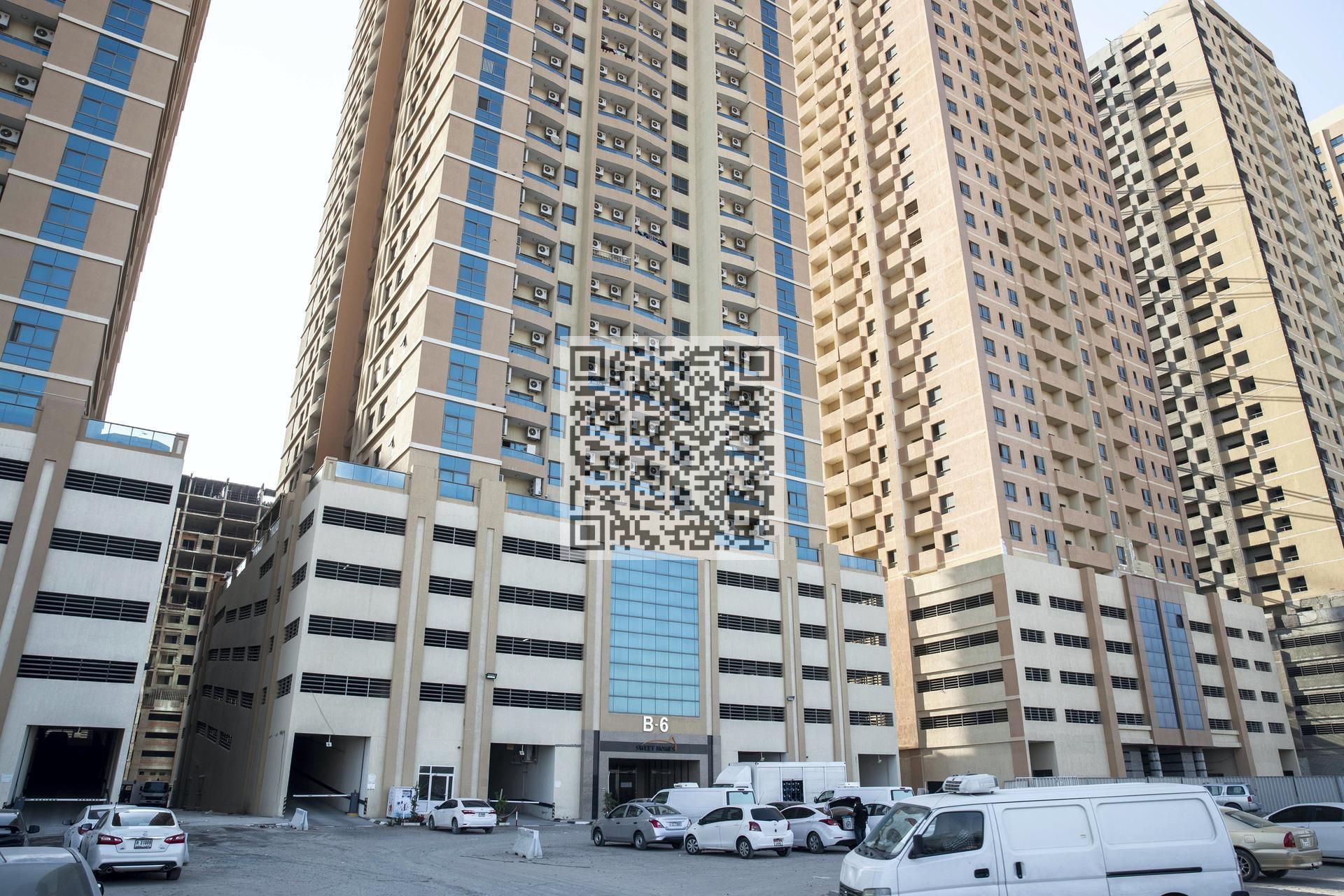 Specious 2 / Two bedroom hall apartment for sale in Paradise Lake Towers B6