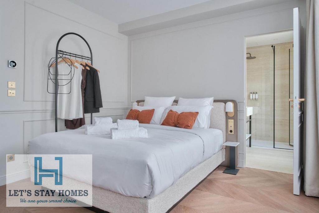 Early Bird Offer I Stay 3 Months I Pay Monthly I Furnished I Kitchen I Free Housekeeping I 24x7 Security