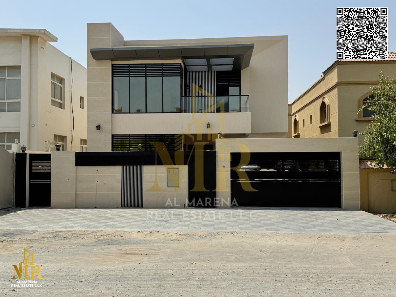 Location: Al Yasmeen - Ajman Area: 3,014 square feet Rooms: 5 master bedrooms Living room: Spacious majlis + 2 living rooms Kitchen: Kitchen with maid