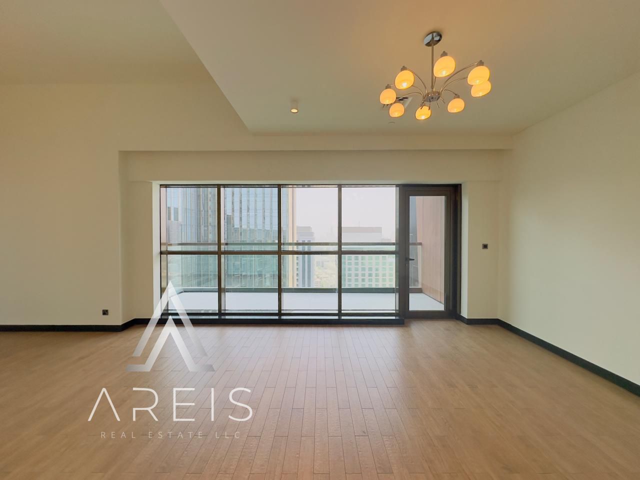 Stylish Apartment with Balcony and Parking