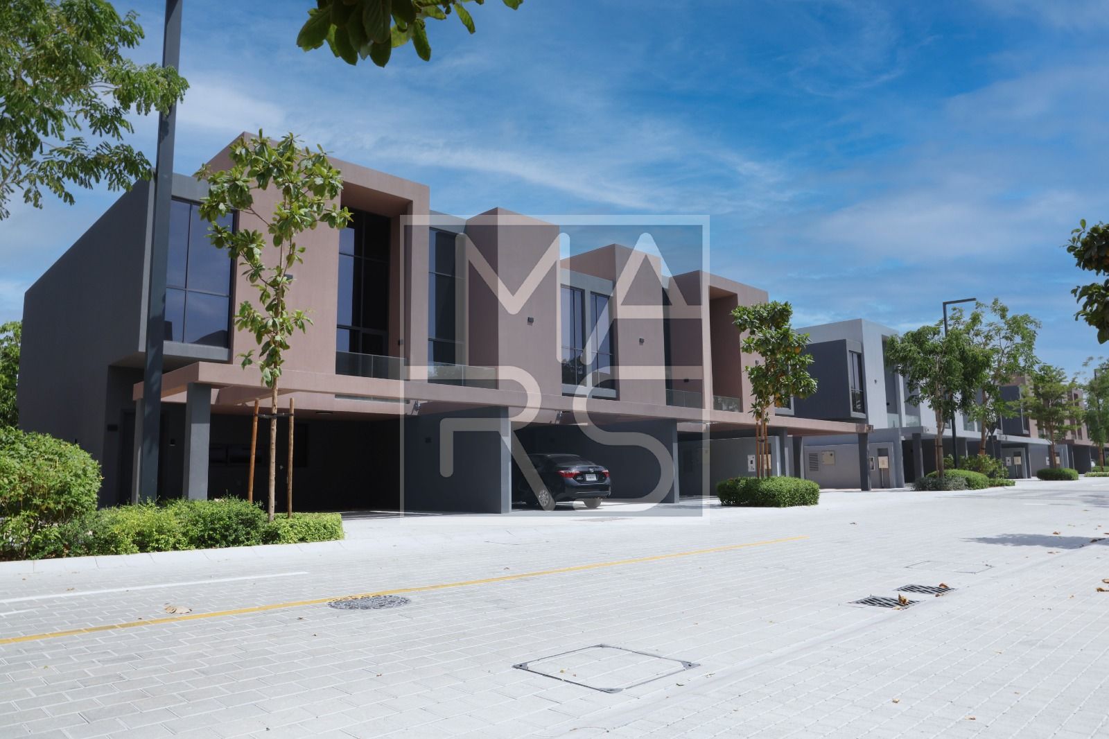 Spacious 3-Bedroom Middle Unit in Robinia – Prime Location | AED 2.4M