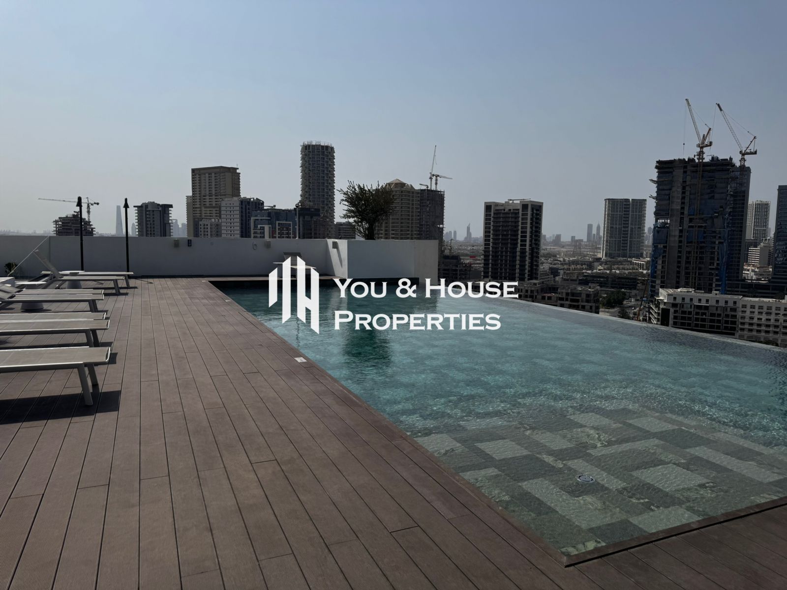 Modern Touch 1 BR - Apartment I Ideal Location I Available Now