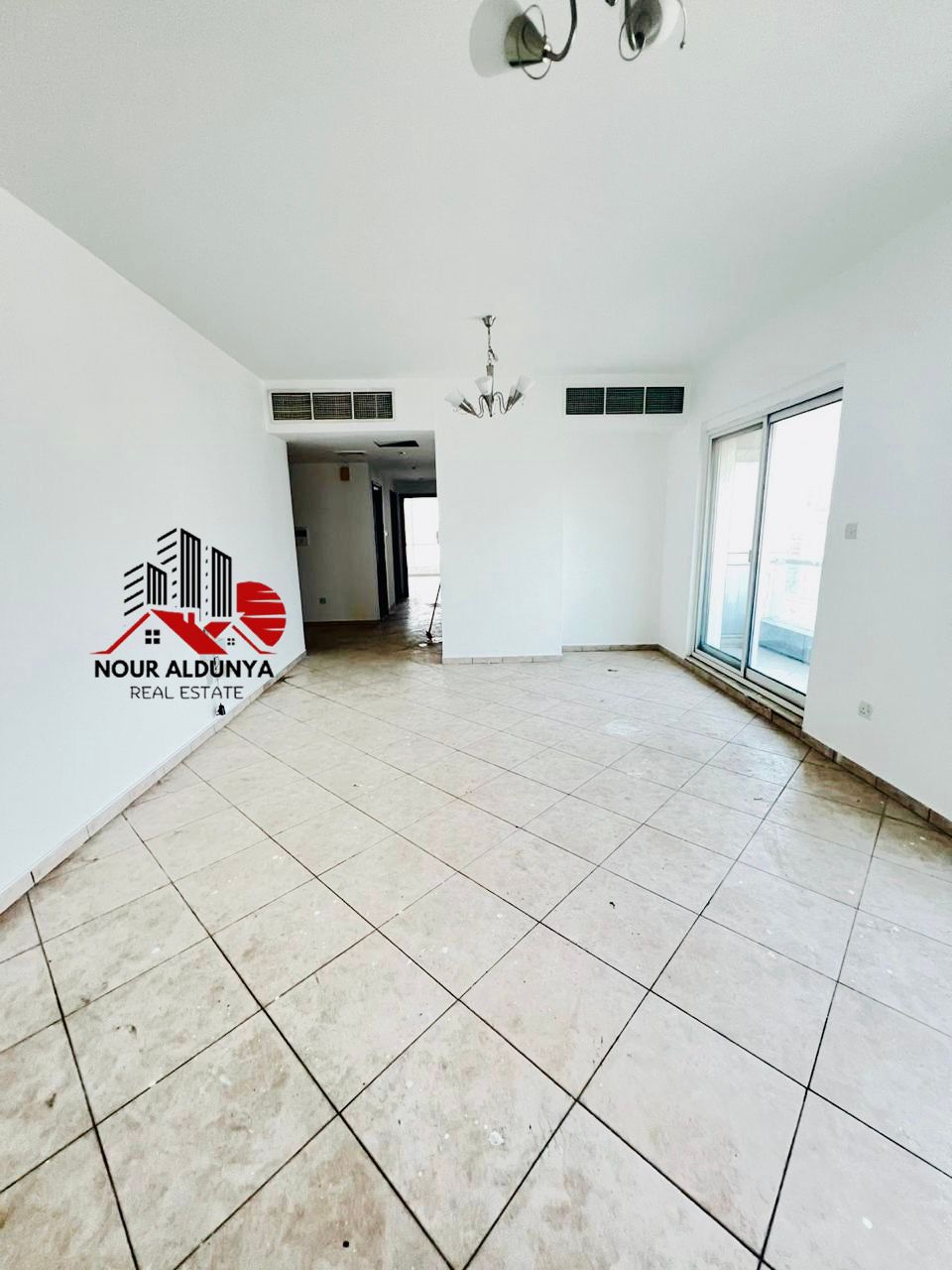 FRONT OF D. C. C METRO 2BHK FAMILY SHARING ALLOWED. !GYM POOL PARKING FREE. !!