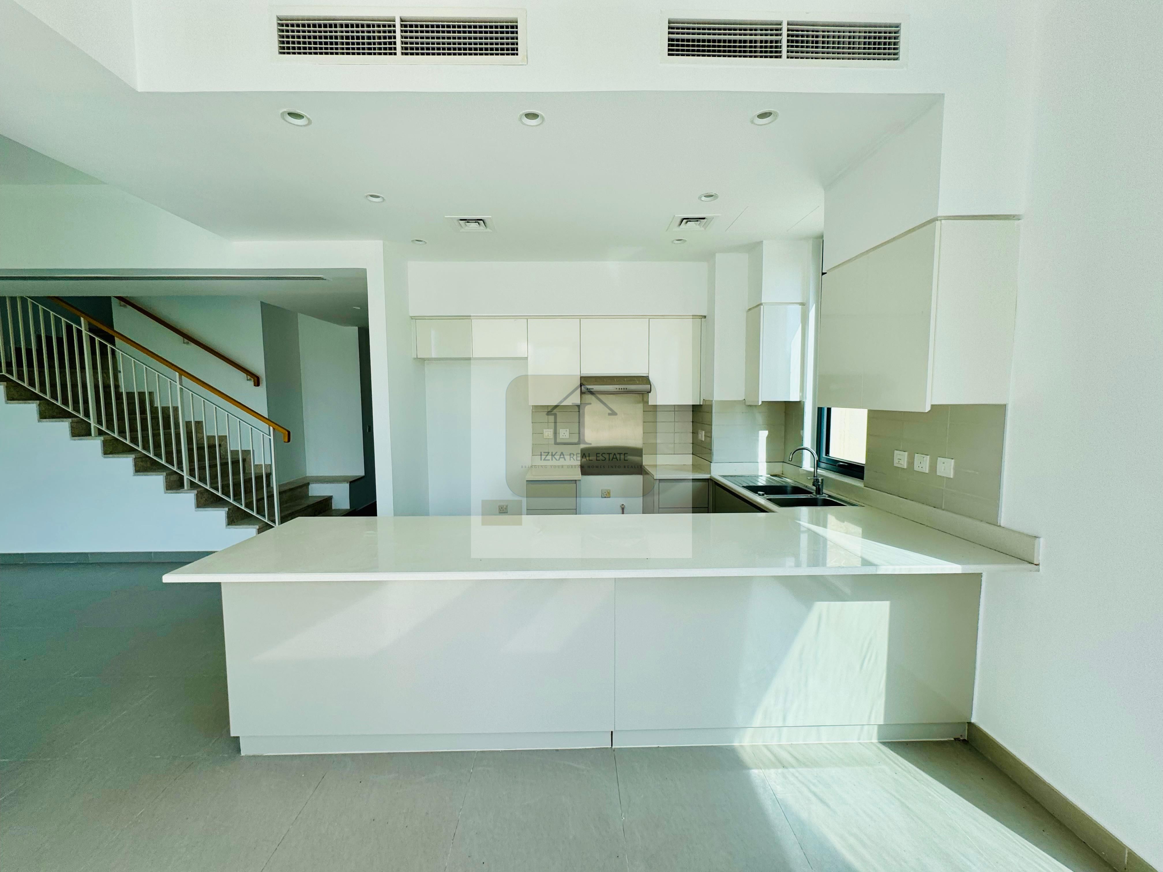 Amazing Location || Huge Plot Size || Ready to Move In