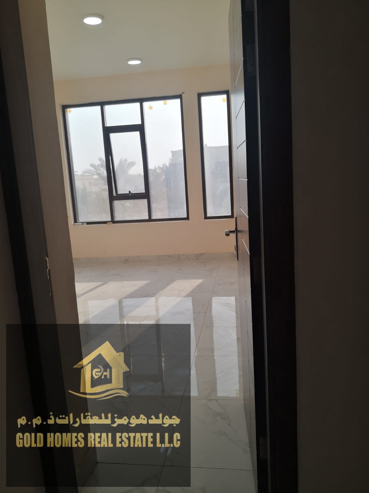 A distinctive apartment for rent in Rawda 1, a new building, a separate hall, two bathrooms, and a balcony equipped with air conditioners.