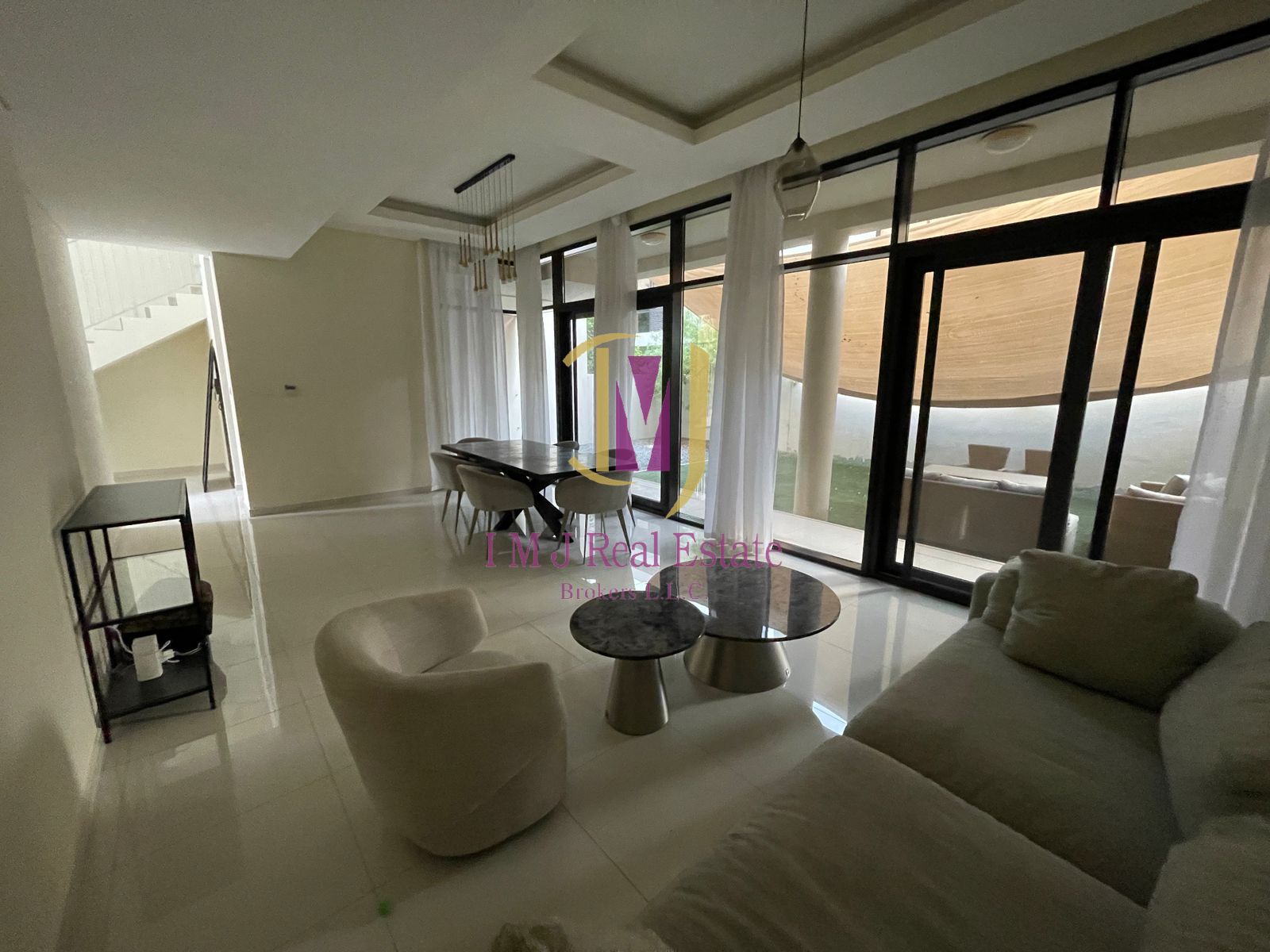 3 BR Villa at Topanga| Semi-Furnished | Vacant