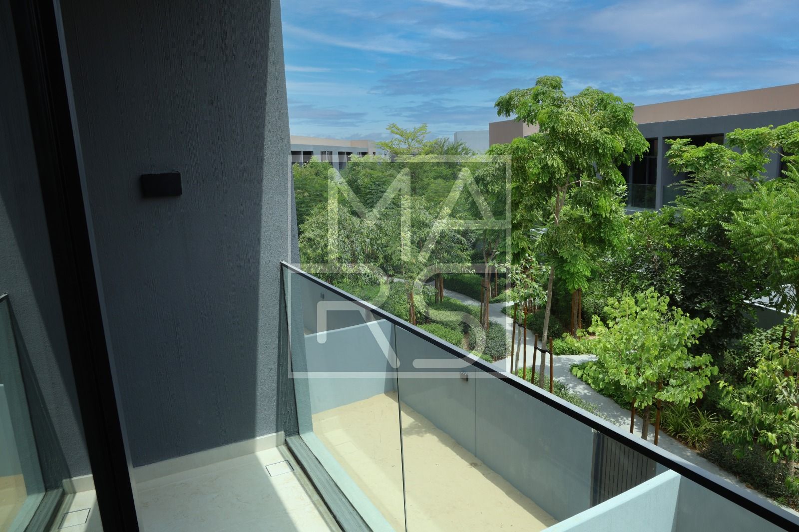 Distress Deal-Smart Luxury 4 BR only for 3.2
