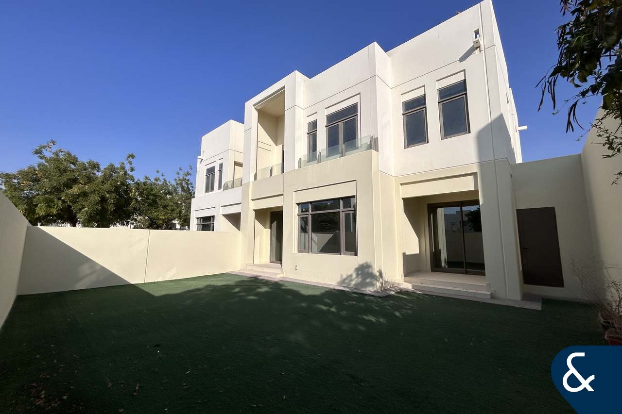 Single Row | Type E | 4 Bedroom | Study