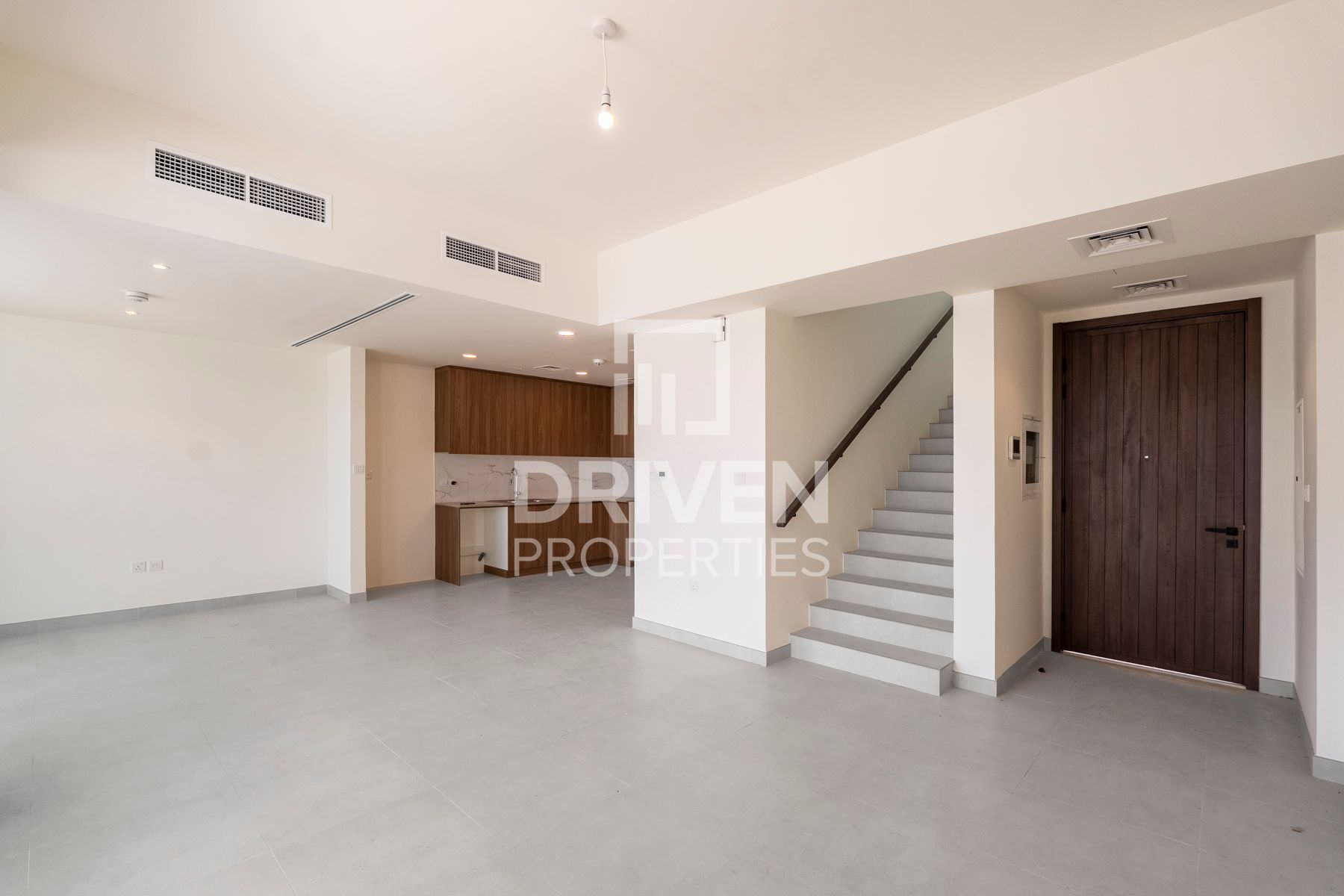 Prime Location | Single Row Near | Vacant