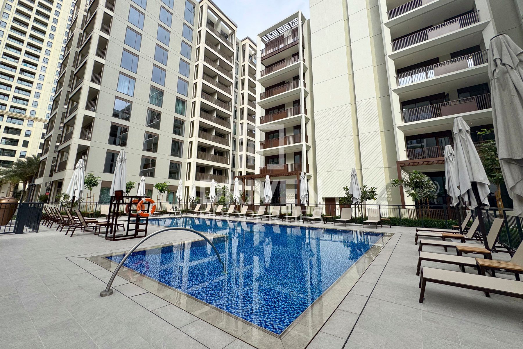 Community View | Fully Furnished | Mid floor