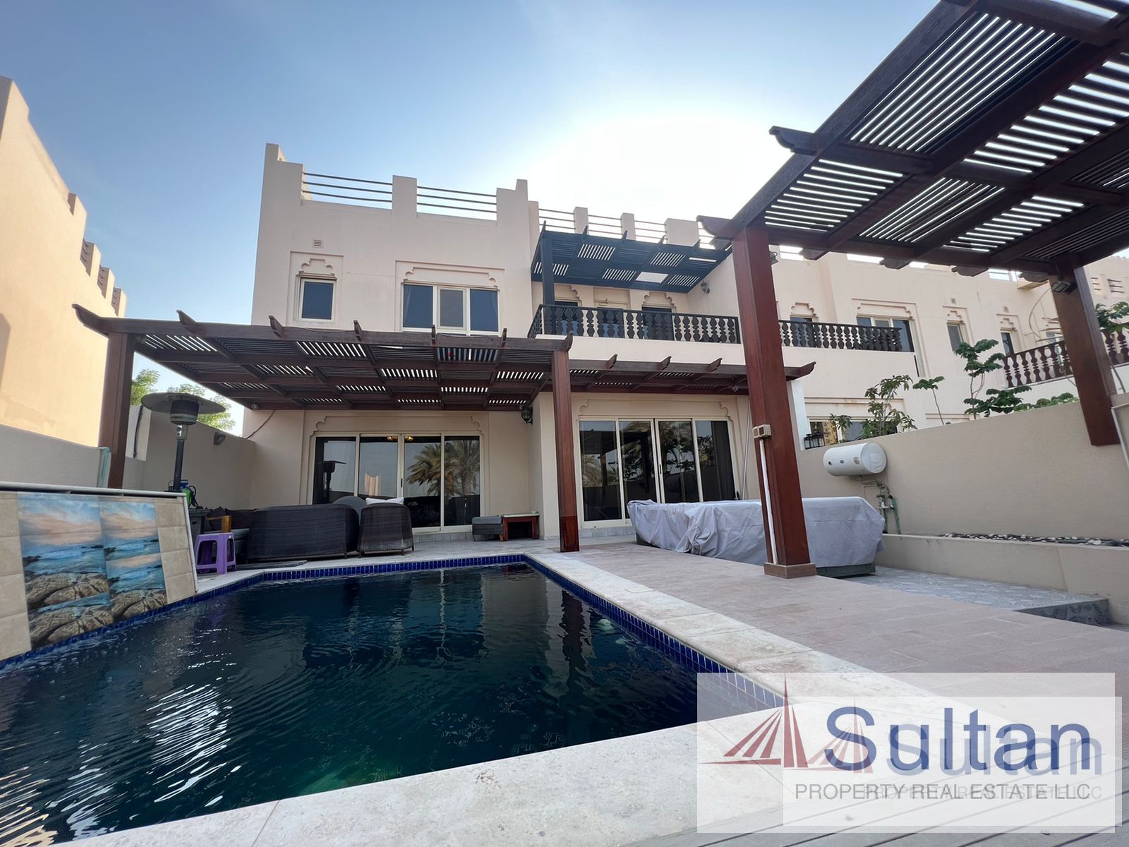 Nice Upgraded 3 Bed With Pool Lagoon View