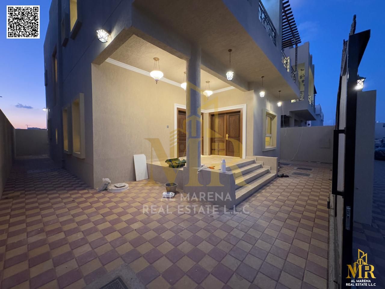 Villa for sale directly from the owner 5 master bedrooms, a living room, a hall, a kitchen, a maid's room, a laundry room, and a storage area in the k