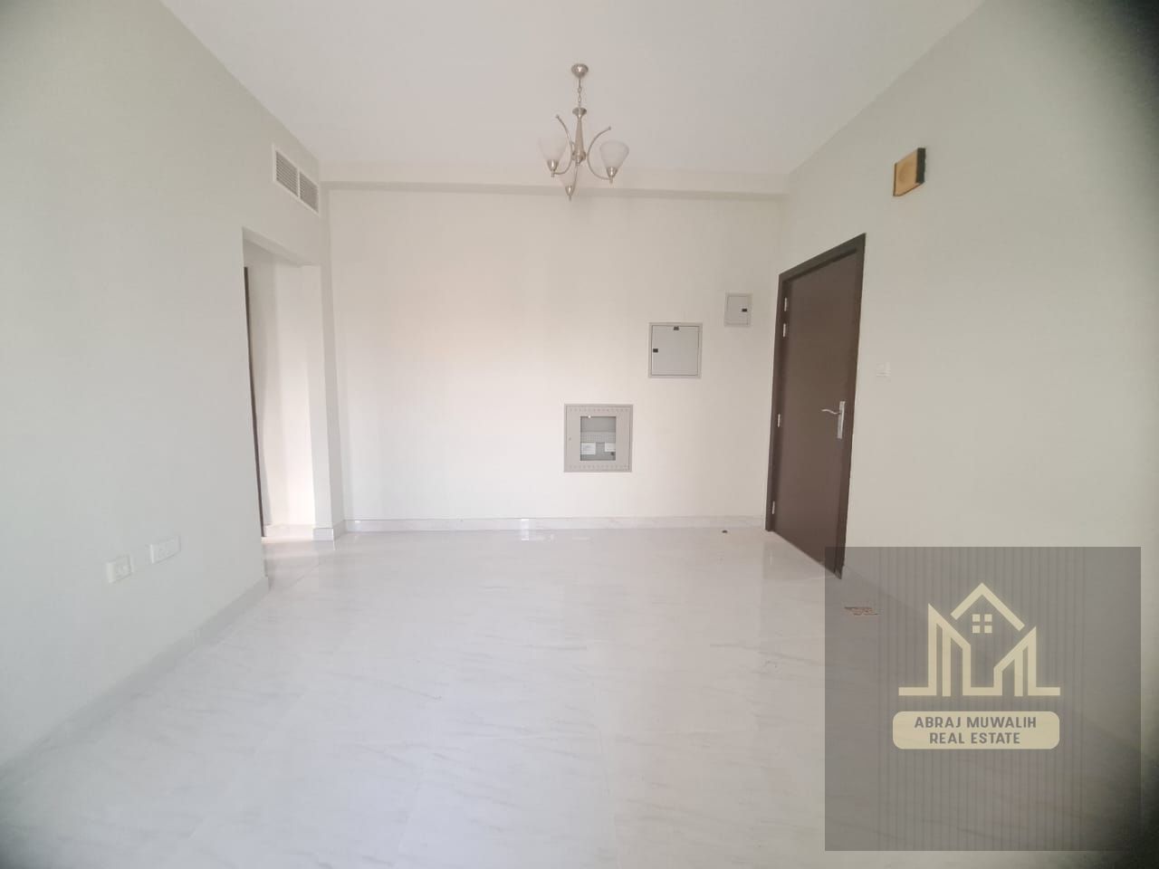 WOW \\ LAVISH \\ HOT OFFER \\ LUXRY APPARTMENT \\ FAMILY BUILDING \\ OPEN PARKING