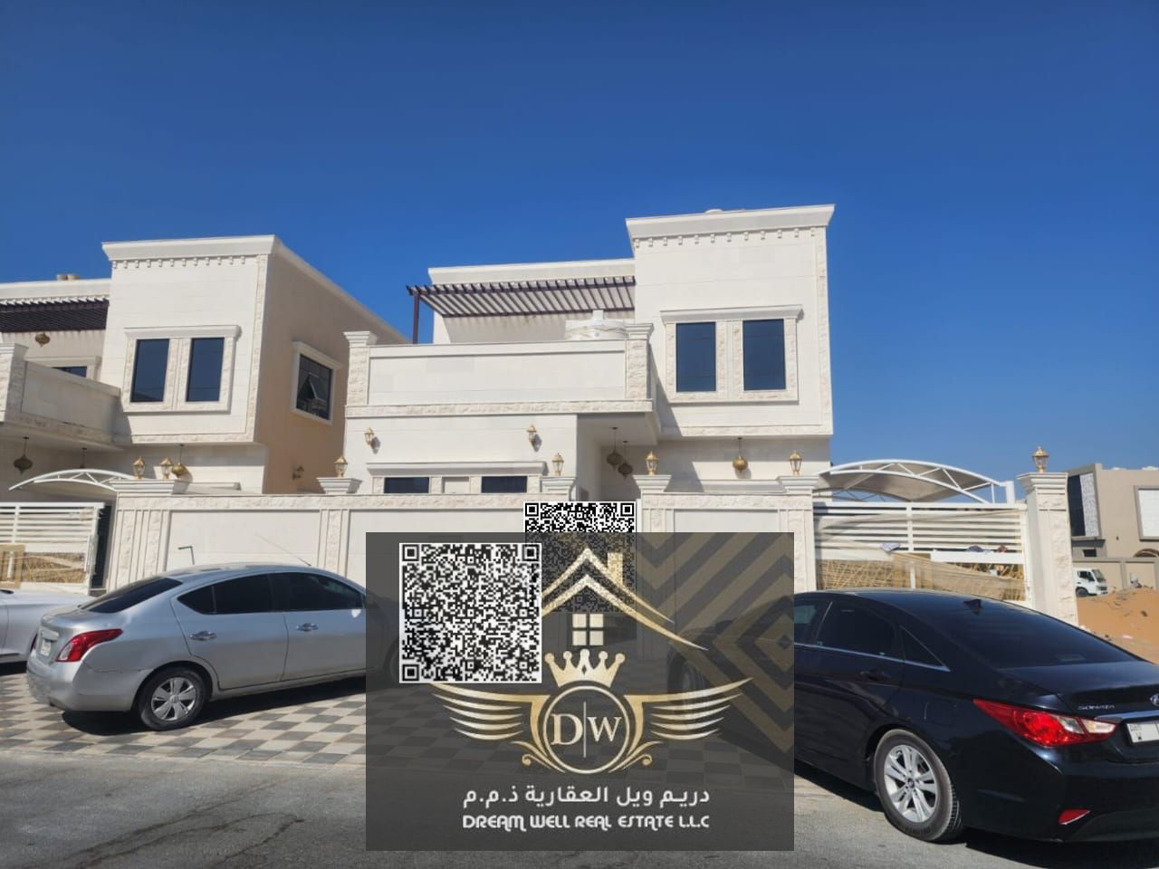Luxury four bed room villah available for rent with roof and balcony majlis hall maid room near to sheikh muhmmad bin zaid road
