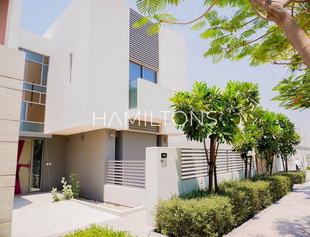 Contemporary Villa | Luxury Community | Resale