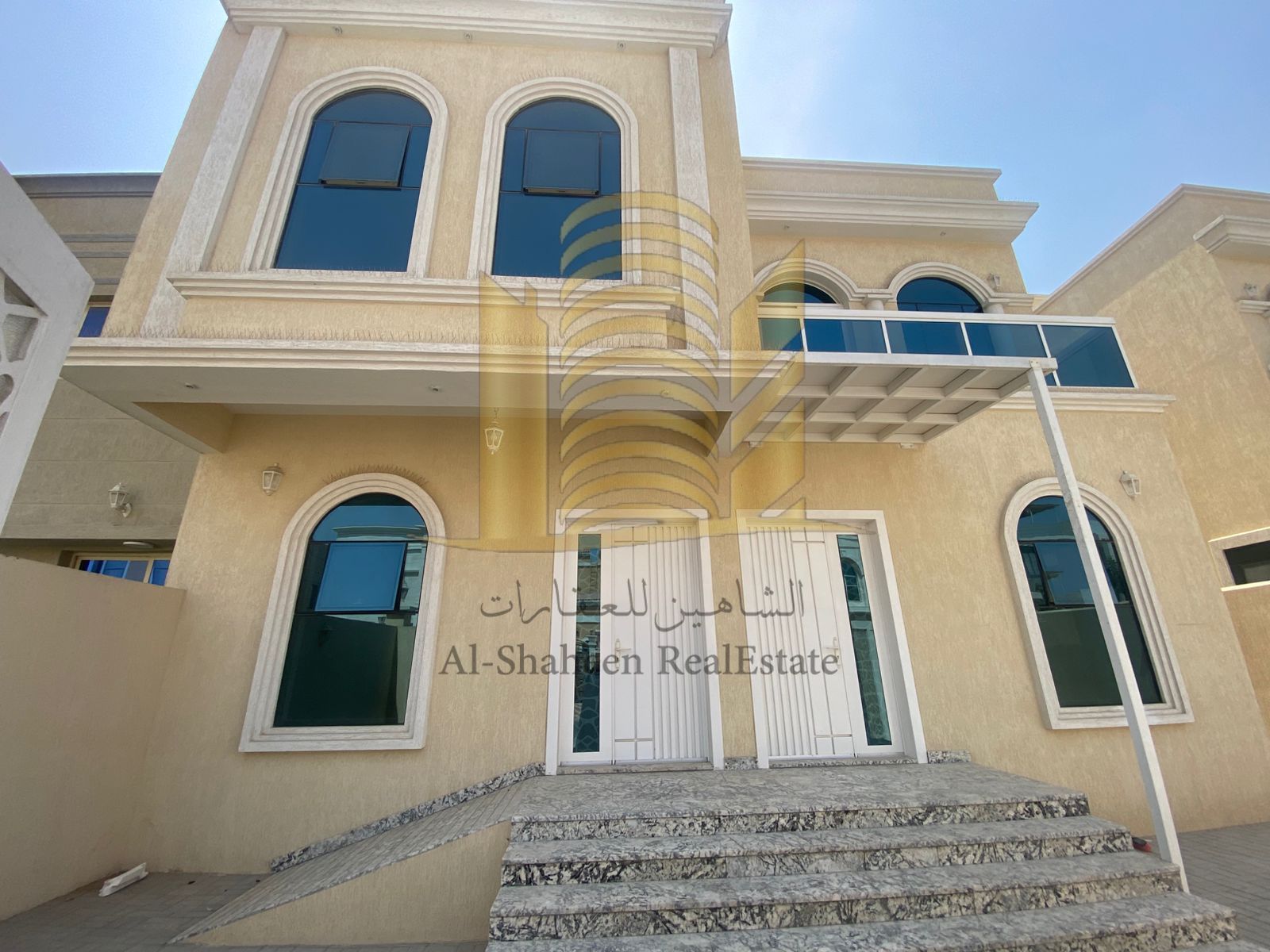 villa for rent in Ajman Al Zahya area Asphalt street Consists of: 5 master bedrooms + Majlis + Hall Dressing room + indoor prep kitchen Large o