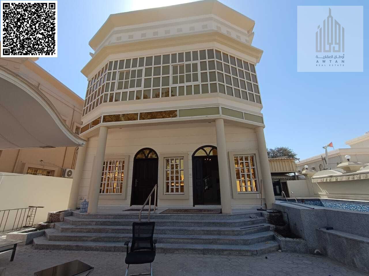 Villa for sale with a pool, excellent personal finishing.