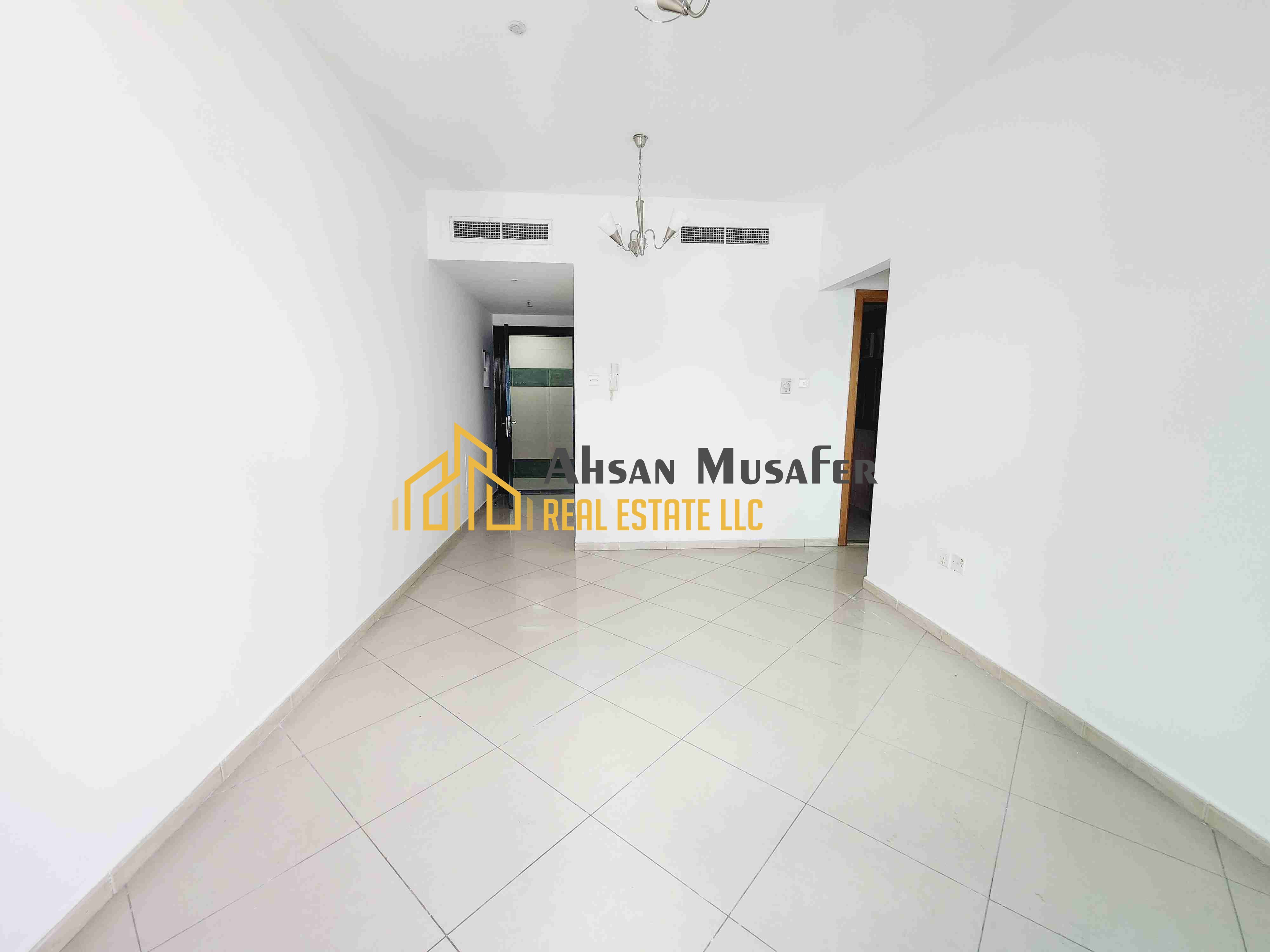 NO COMMISSION//+10 DAYS FREE) EASY EXIT TO DUBAI NEAR SAHARA CENTRE 5 MINT BY WALK RTA BUS STOP LAST UNIT 1BHK WITH ONE WASHROOM WITH BALCONY AL NAHDA SHARJAH