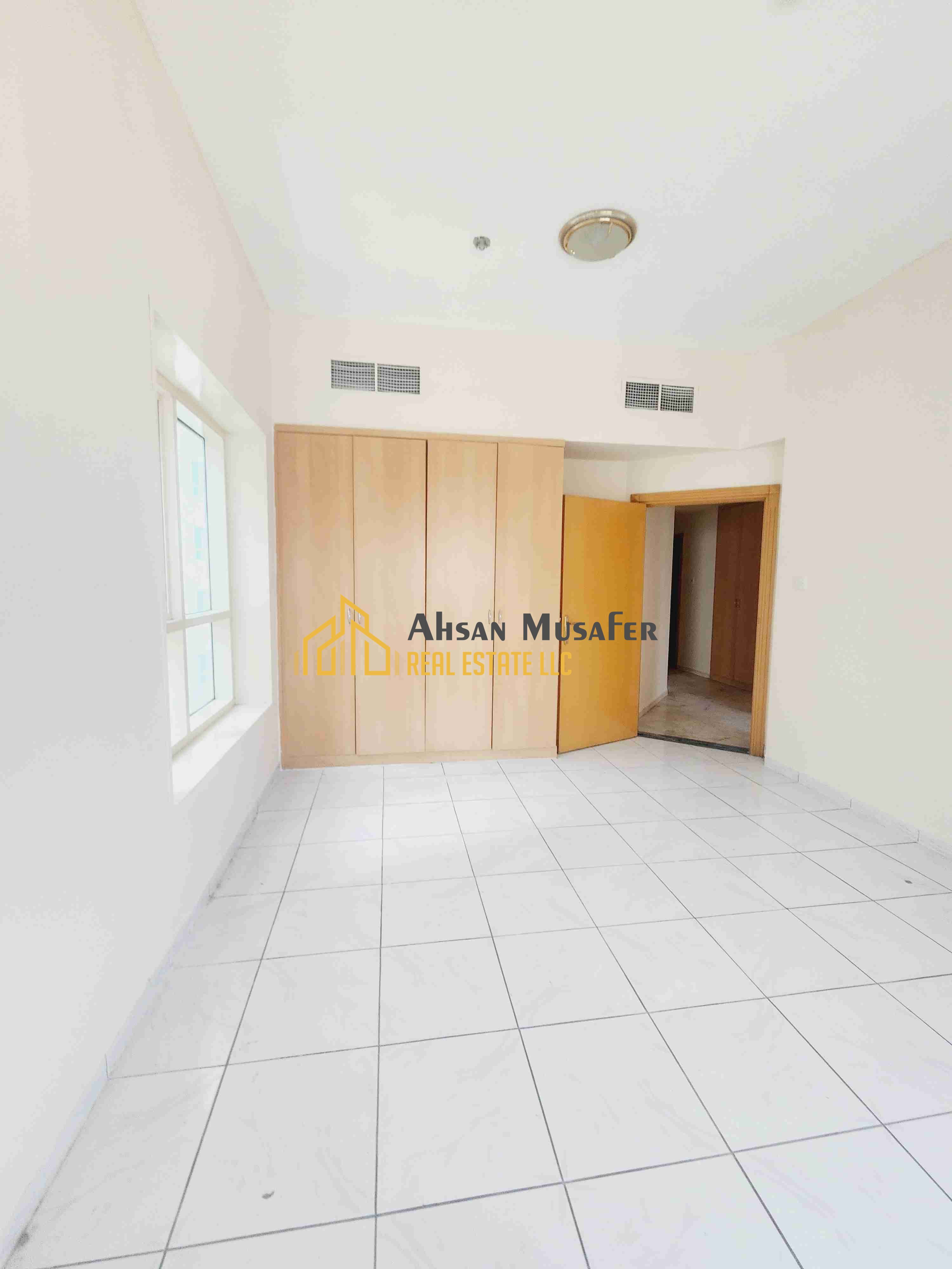 NO COMMISSION//3BHK AVAILABLE WITH 3WASHROOM+WARDROBES ALSO HAVE+HALL SEPARATE 3BHK AVAILABLE AL TAAWUN SHARJAH WITH 4 PAYMENT