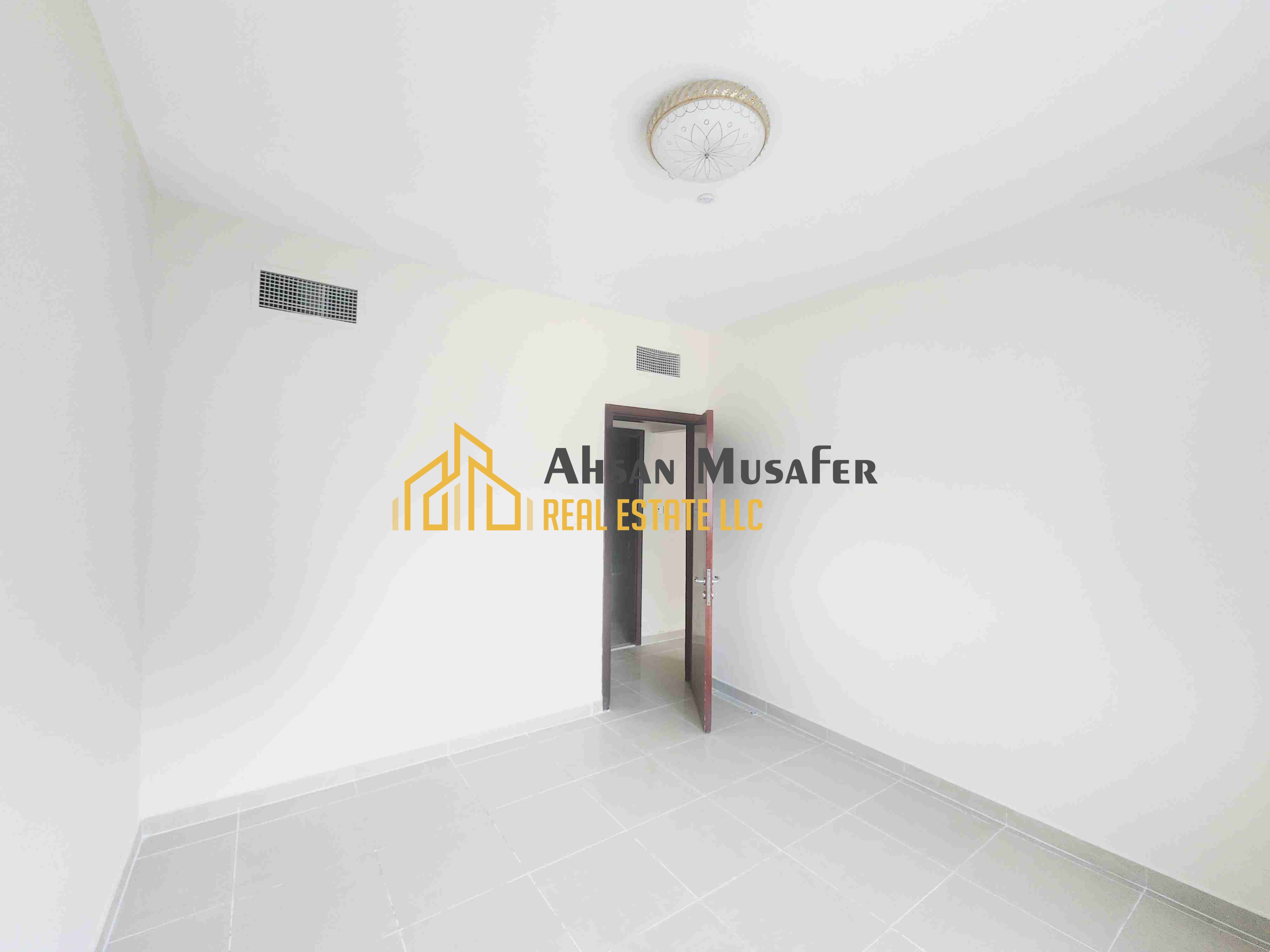 NO COMMISSION+BALCONY ALSO HAVE////LIMITED TIME OFFER//10 DAYS FREE+4CHQS// EASY EXIT TO DUBAI NEAR SAHARA CENTRE AND NEAR RTA BUS STOP LAST UNIT 1BHK