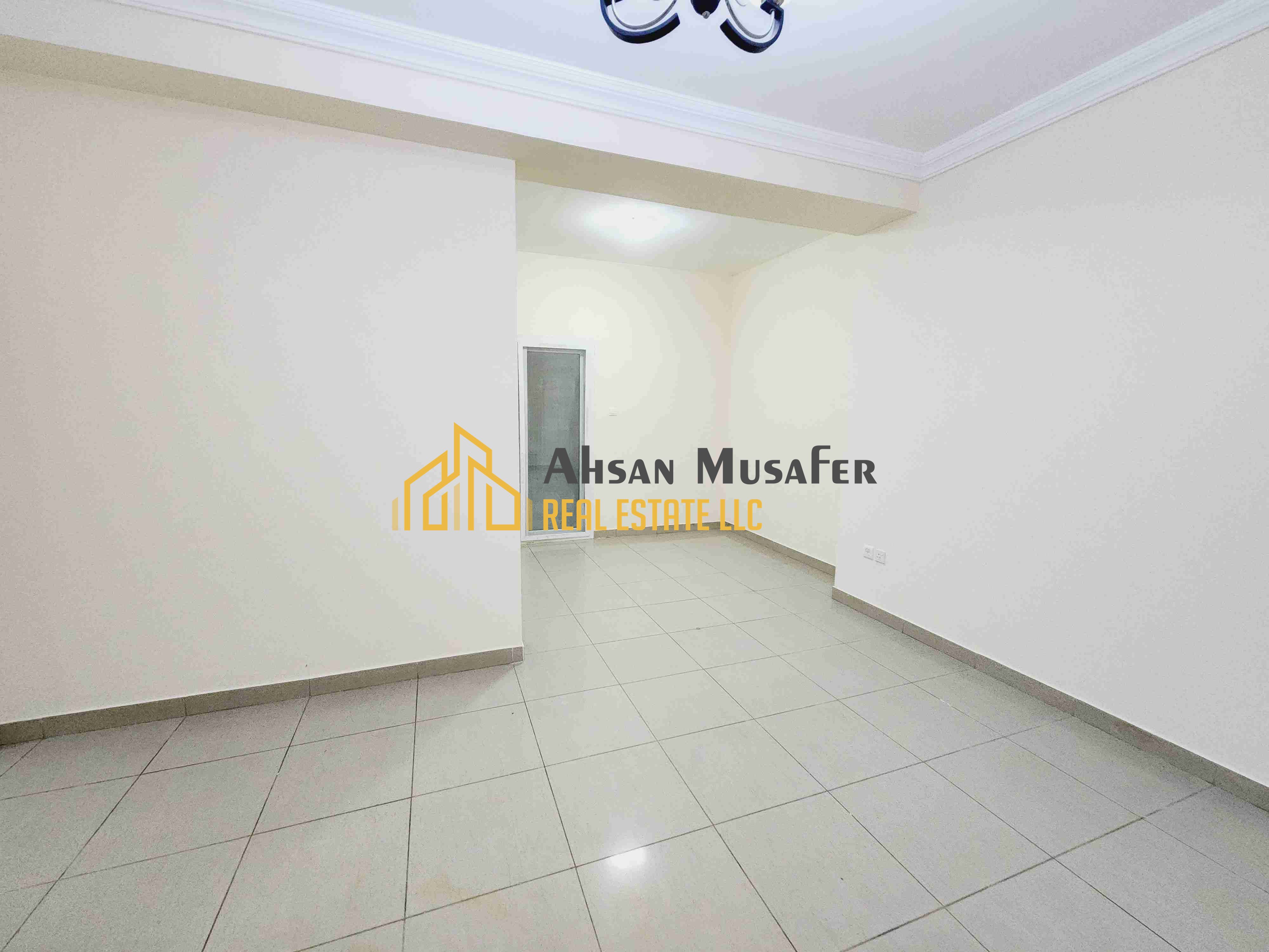 NO COMMISSION//EASY EXIT TO DUBAI LAST UNIT 2BHK WITH 2 FULL WASHROOM WITH BALCONY NEAR SAHARAH CENTER