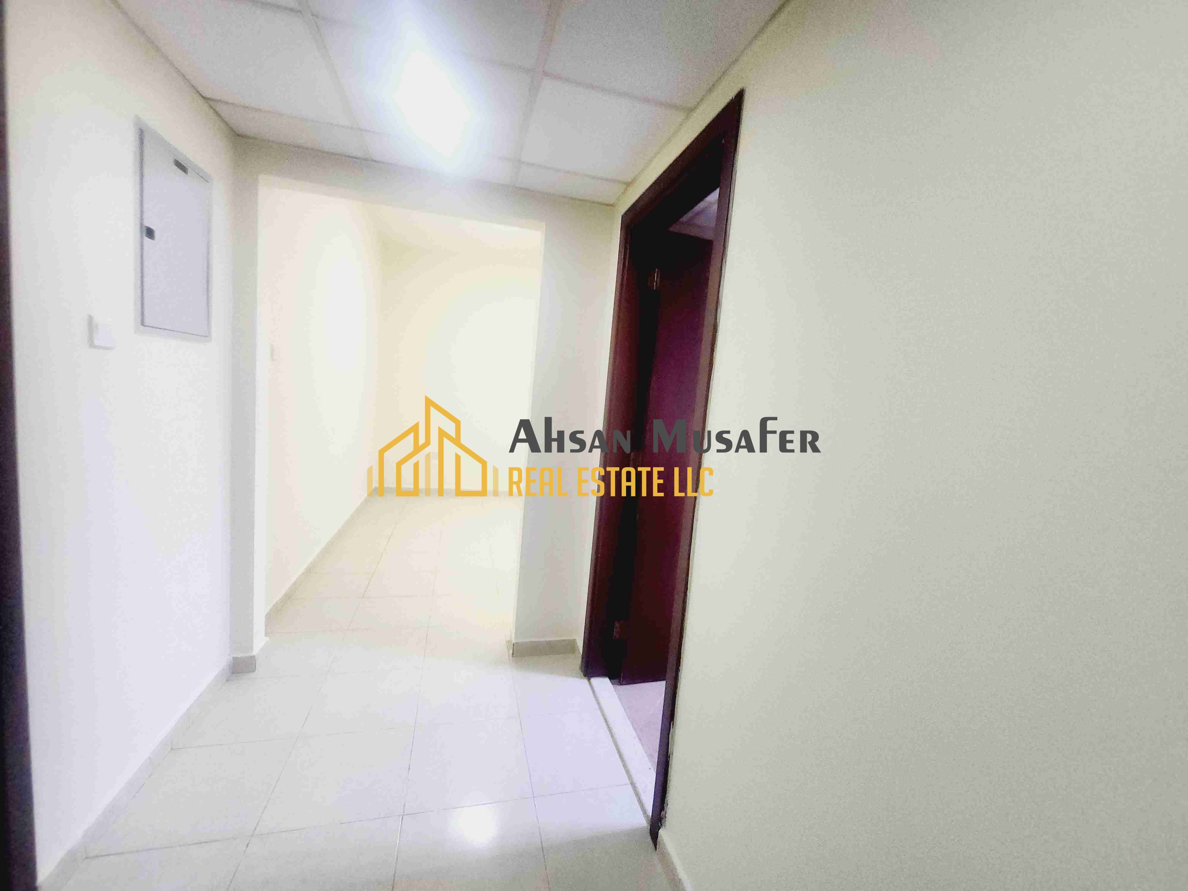 //PRIME LOCATION//PARKING FREE 1BHK AVAILABLE WITH 1WASHROOMS,EASY ACCESS TO DUBAI NEAR RTA BUS STOP AL NAHDA SHARJAH