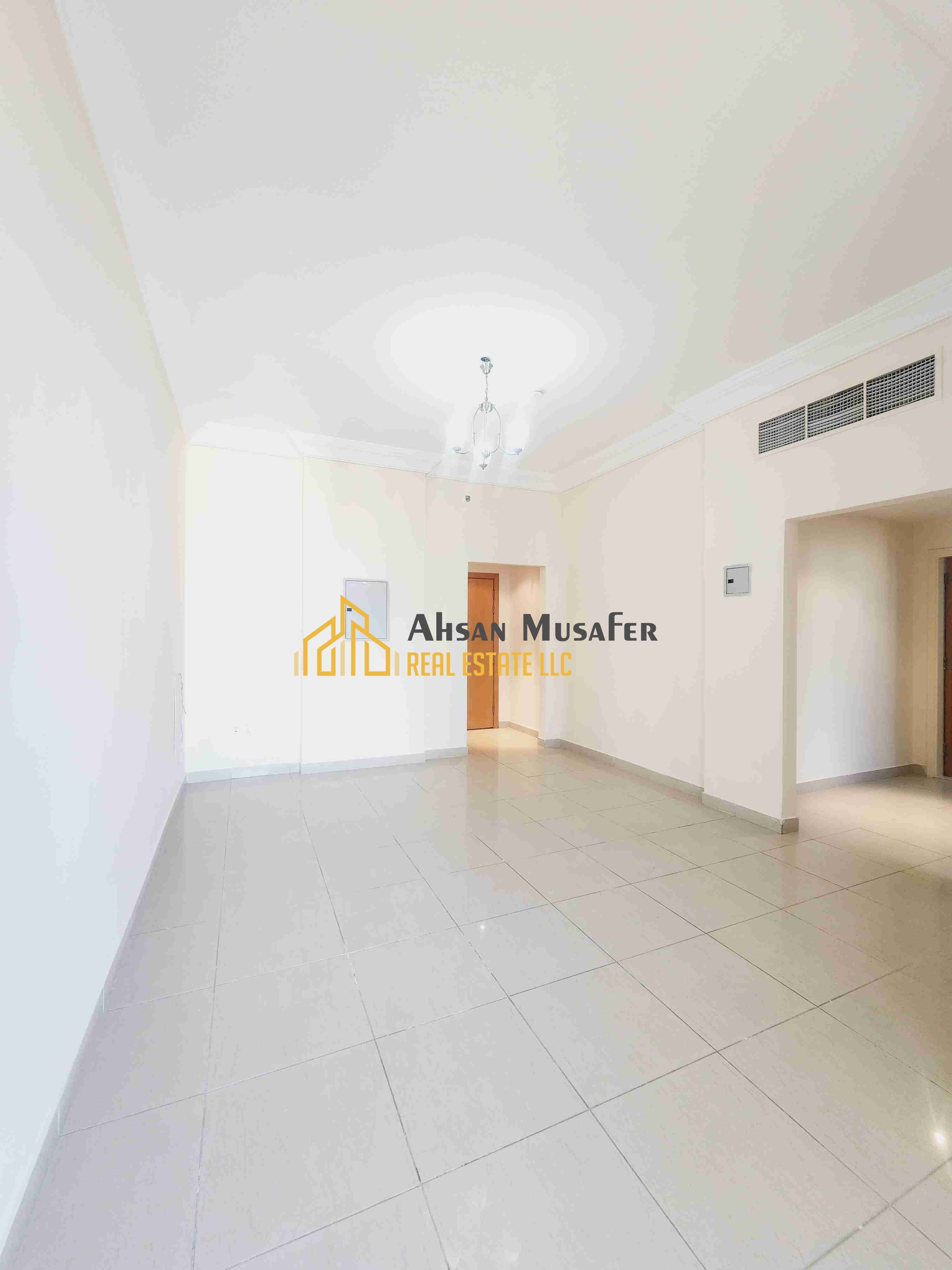 NO COMMISSION//BALCONY ALSO HAVE//10 DAYS FREE+4CHQS// EASY EXIT TO DUBAI NEAR SAHARA CENTRE AND NEAR RTA BUS STOP LAST UNIT 1BHK WITH 2 FULL WASHROOM