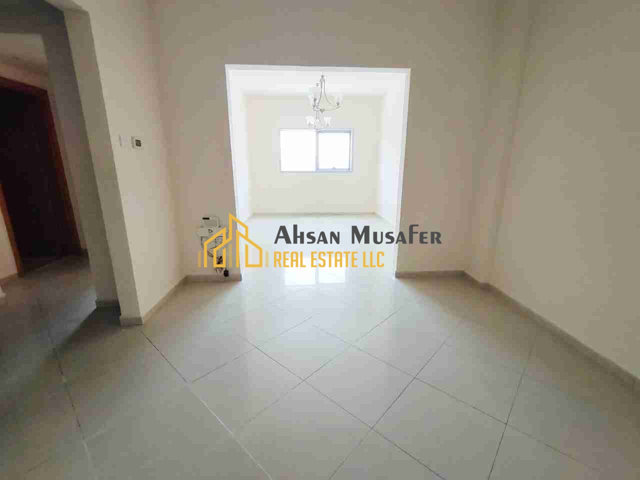 NO COMMISSION//PRIME LOCATION//1BHK AVAILABLE//EASY EXIT TO DUBAI NEAR SAHARA CENTRE AND NEAR RTA BUS STOP LAST UNIT 1BHK WITH 2WASHROOM AL NAHDA SHARJAH