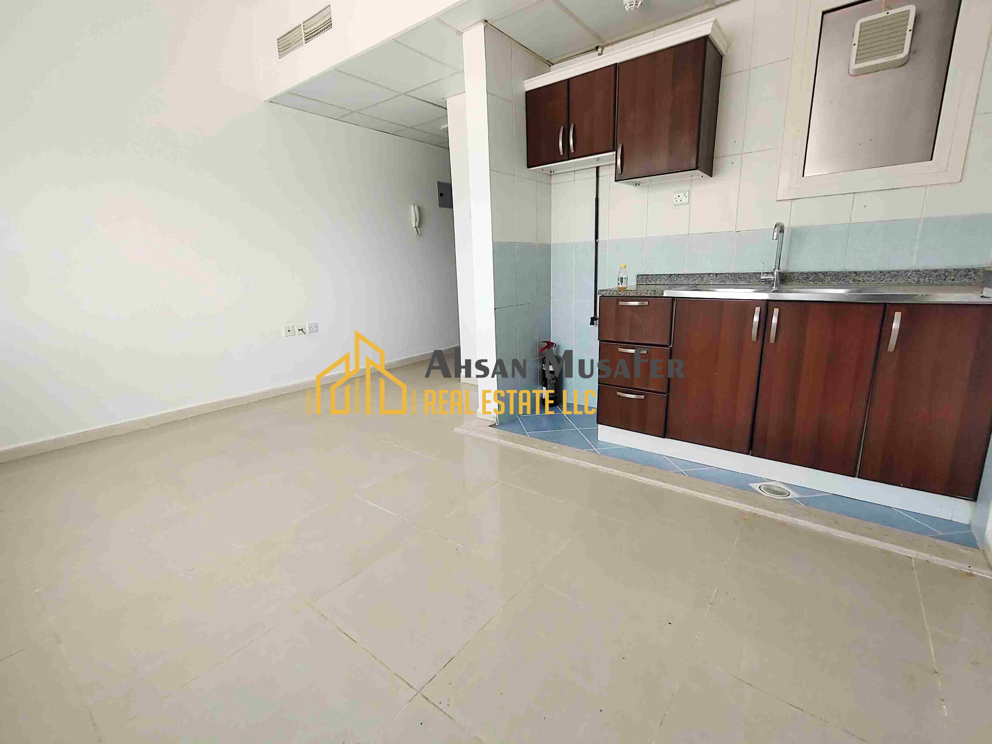 //NO COMMISSION//SPECIOUS STUDIO || GYM FREE || READY TO MOVE || FAMILY BUILDING || PRIME LOCATION