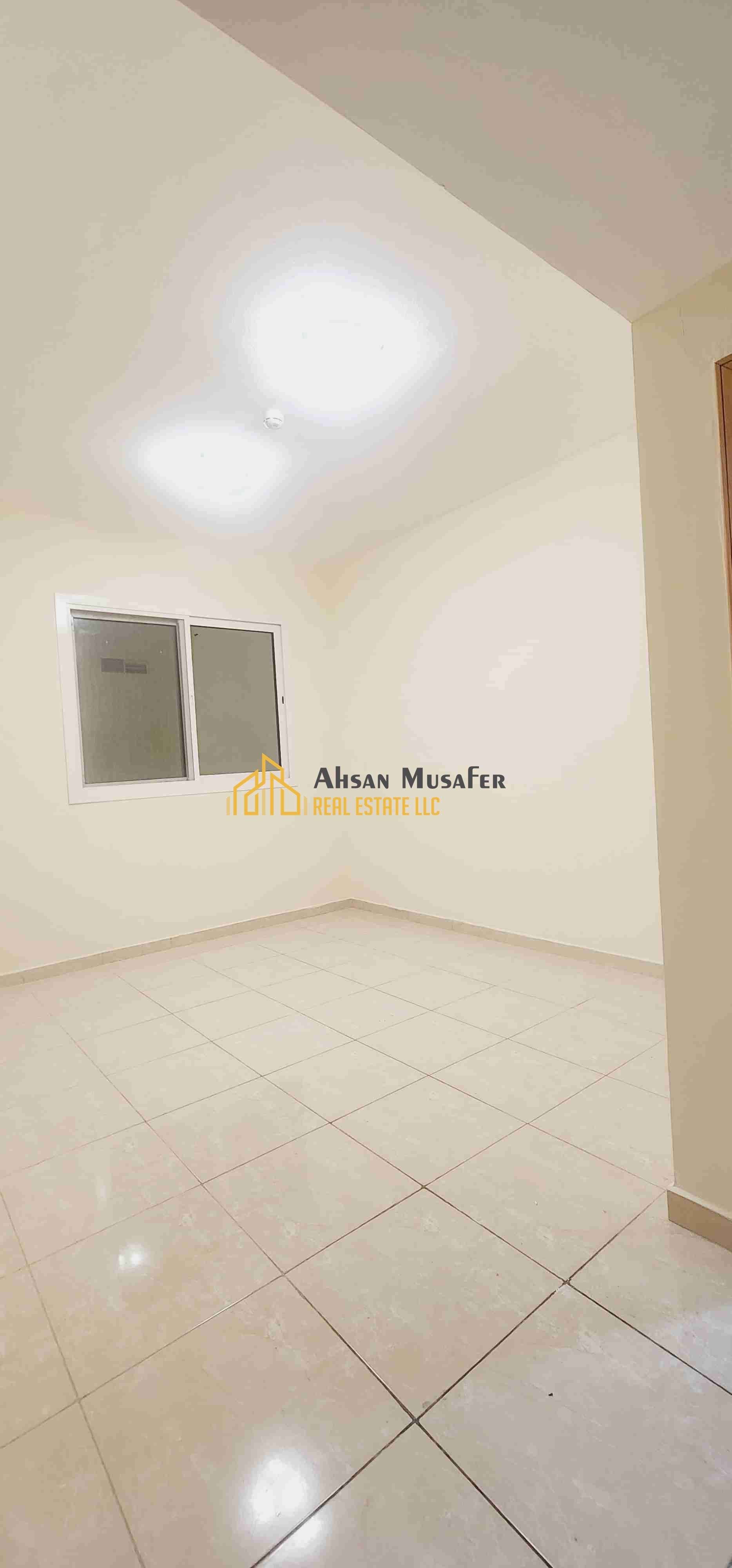 NEW BUILDING//PRIME LOCATION,6CHQS PAYMENT// EASY EXIT TO DUBAI NEAR SAHARA CENTRE AND NEAR RTA BUS STOP LAST UNIT 1BHK 2 WASHROOMS ,AL NAHDA SHARJAH
