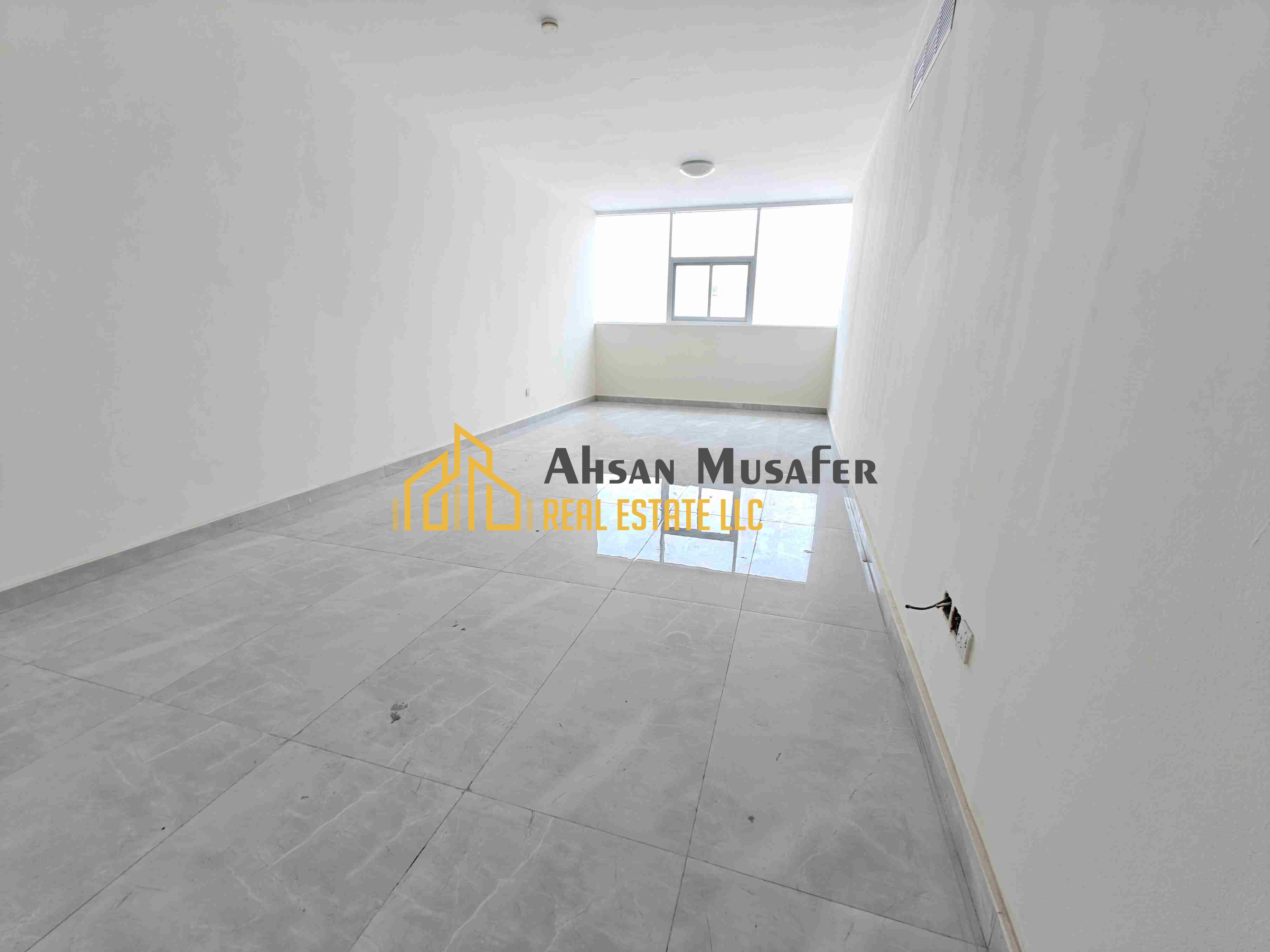 FOR EXECUTIVE STAFF//LIVISH 2BHK//WITH 2 WASHROOMS//CENTRAL AC+GAS/NEAR TO SHARA CENTER