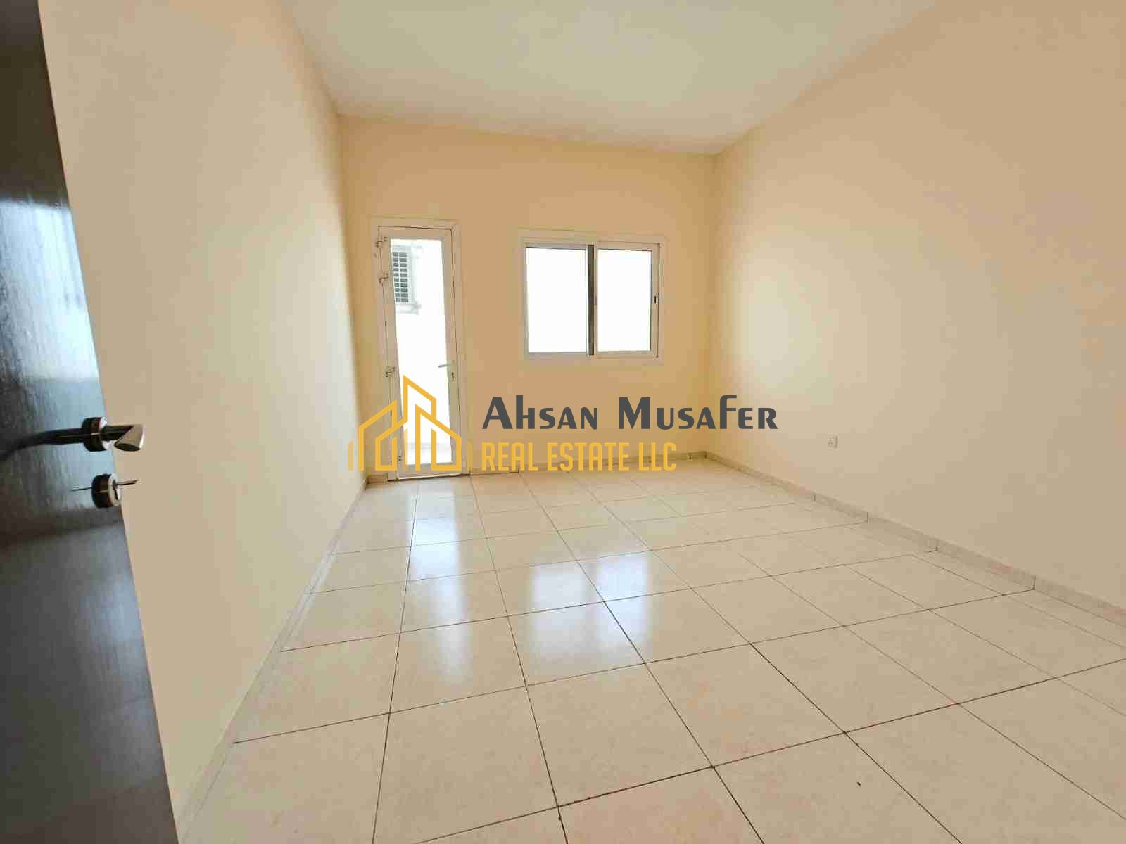 (NO COMMISSION)2bhk 47k With 3 Bath-Gym Pool Free- Balcony- Near Sahara Center Last Unit 2bhk